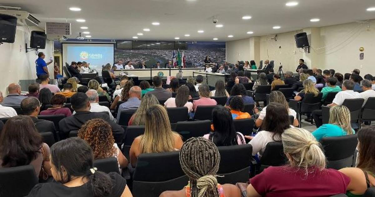 Sociedade reunida na Câmara de Vereadores decide lançar Movimento Unacon Já!