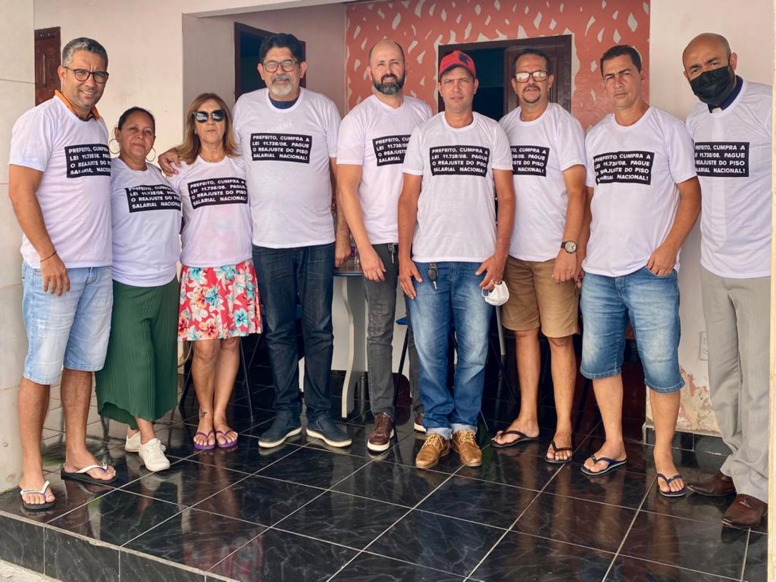 PROFESSORES DO MUNICÍPIO DE MANOEL VITORINO PLANEJAM AÇÕES EM BUSCA DO DIREITO AO REAJUSTE DO PISO SALARIAL