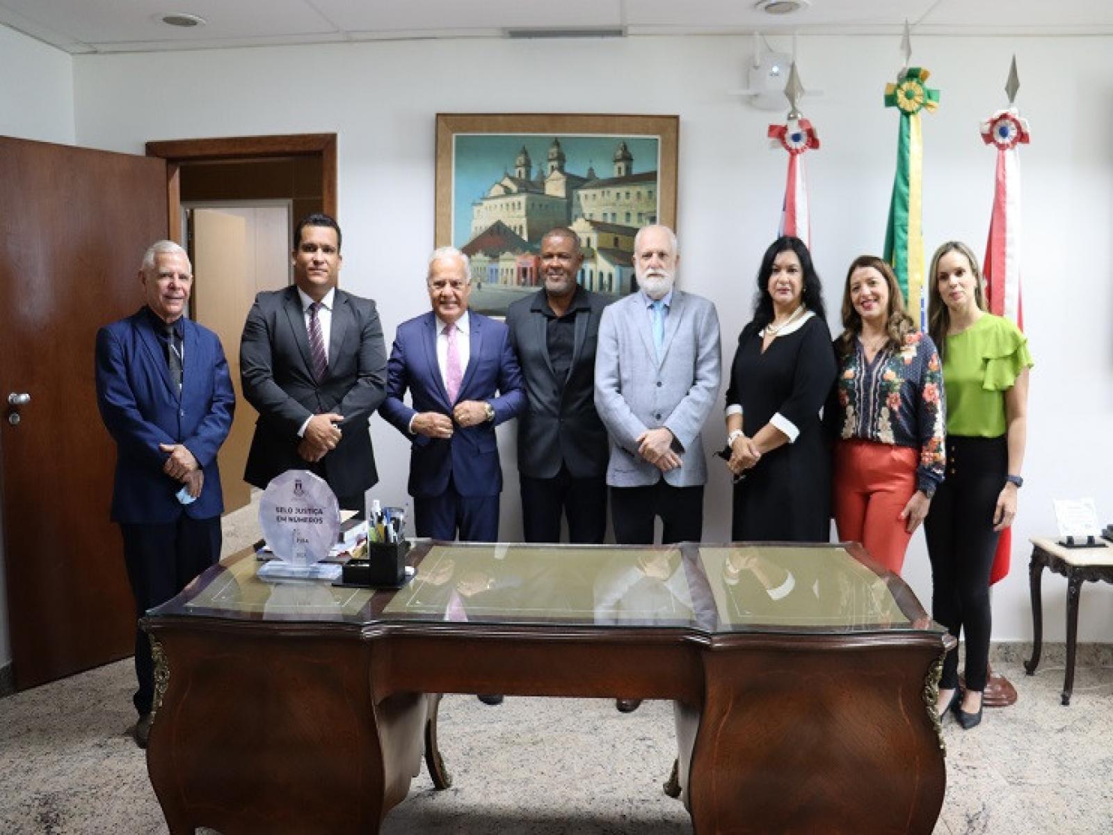 PRESIDENTE DA COOBMA ASSINA TERMO DE COOPERAÇÃO TÉCNICA COM O PJBA PARA IMPLANTAÇÃO DA JUSTIÇA ITINERANTE