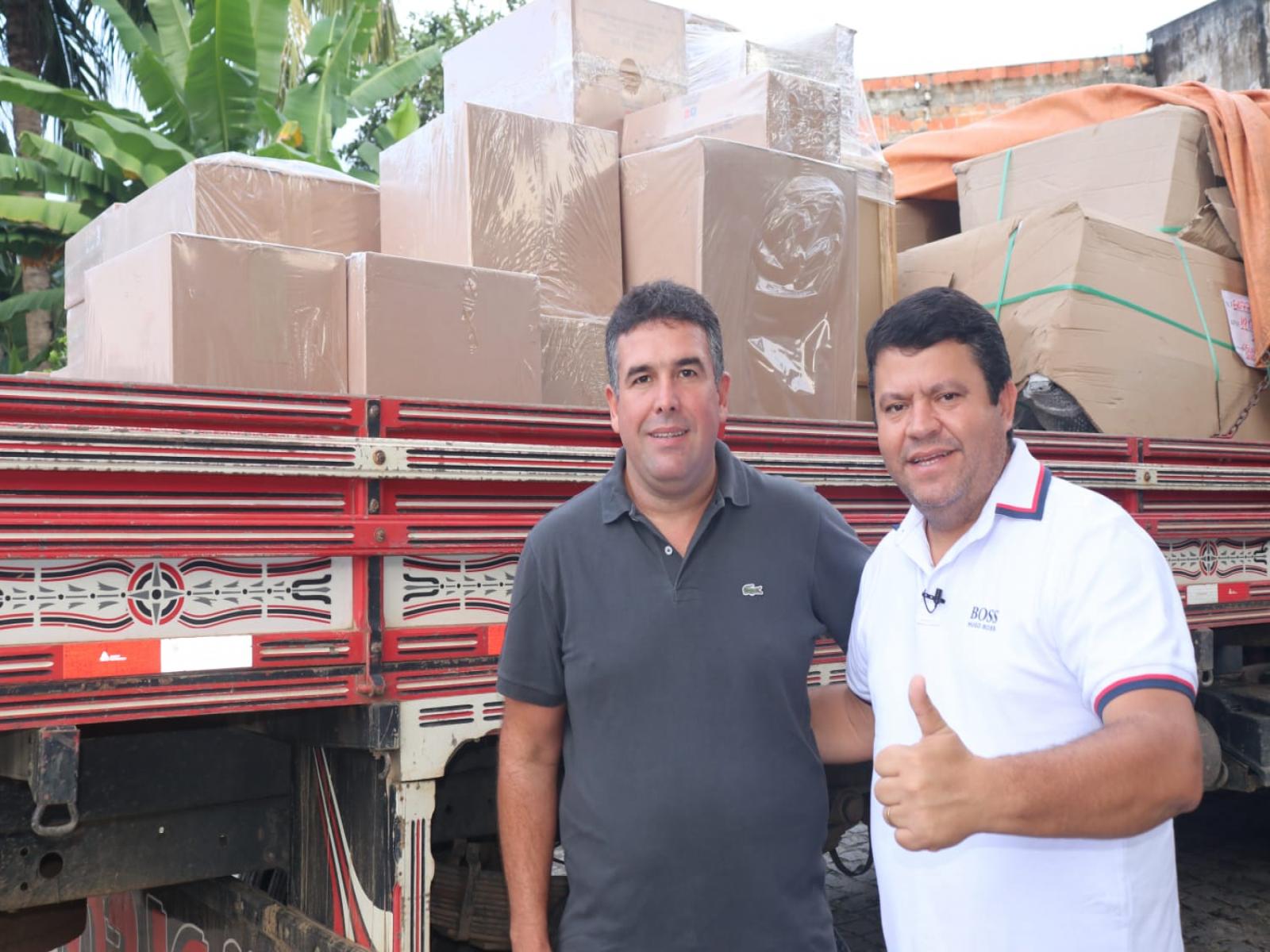 Fanfarra de Lafaiete Coutinho recebeu novos instrumentos musicais