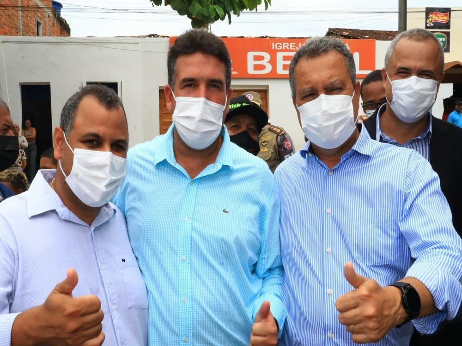 Prefeito de Jitaúna, Patrick Lopes acompanha visita do Governador Rui Costa a cidade de Apuarema