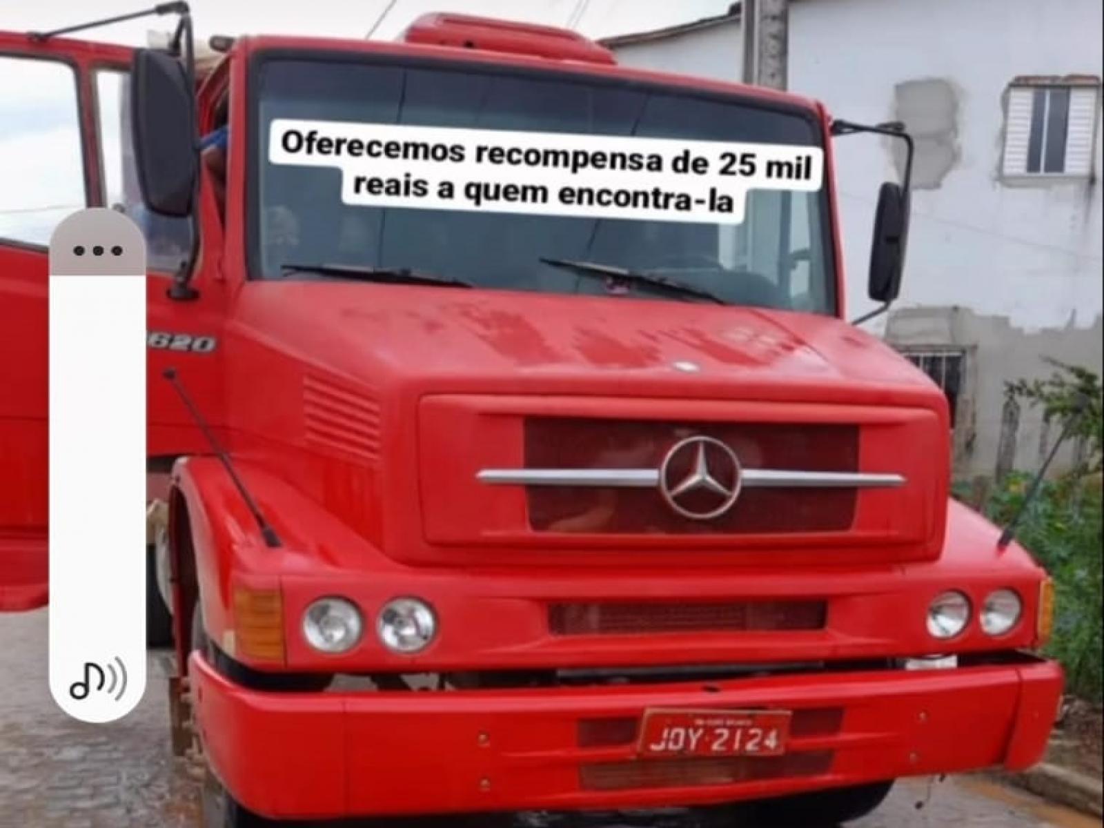 Recompensa de 25 mil reais para quem souber o paradeiro de um caminhão furtado