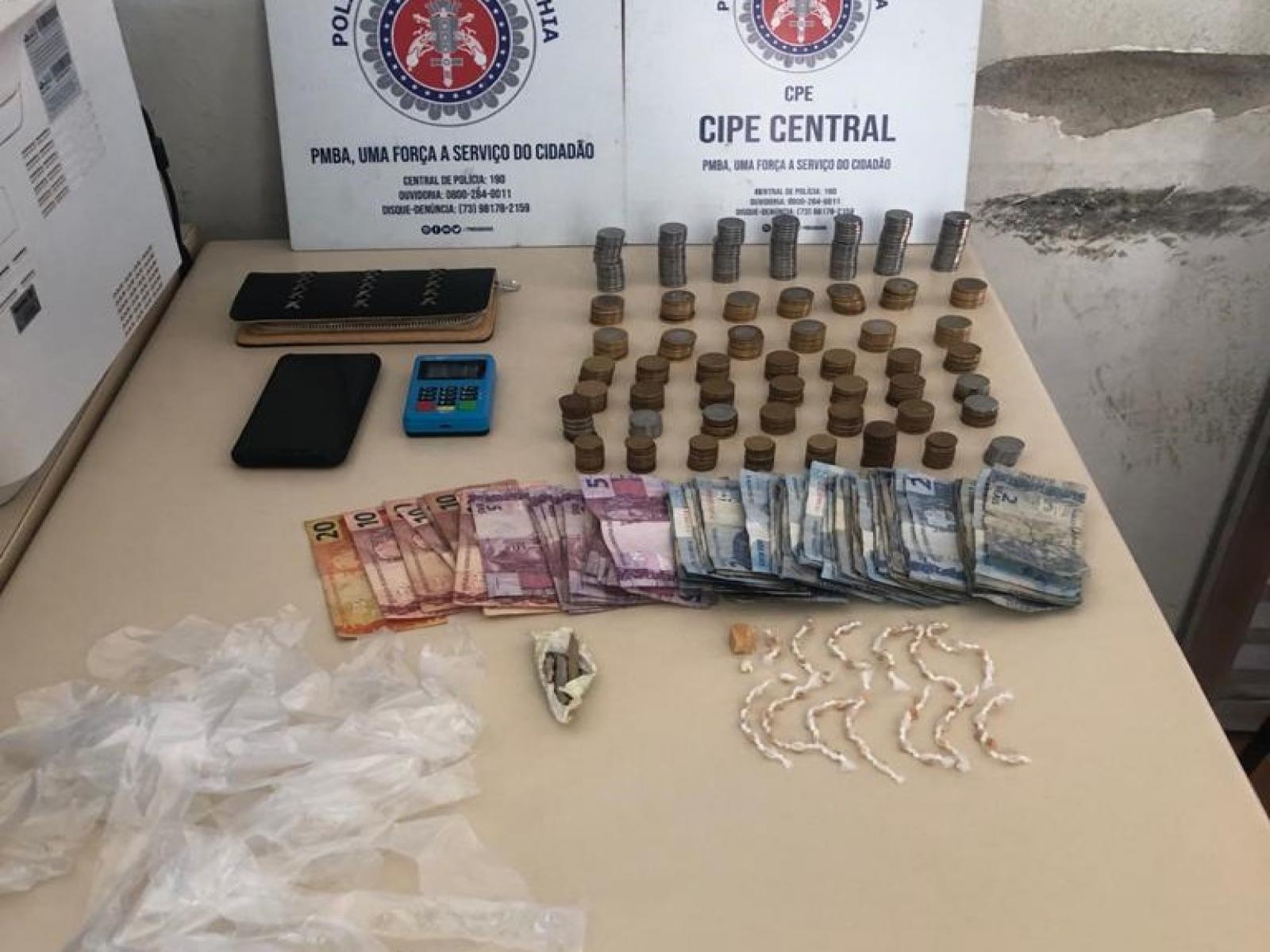 Manoel Vitorino: Cipe Central deteve traficantes com drogas e dinheiro