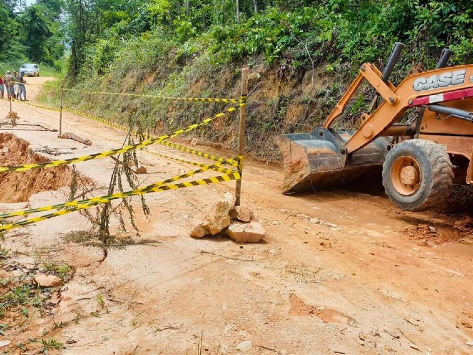 Tráfego entre Rio Preto e Lagoa dos Patos é liberada após intervenção da Prefeitura de Jitaúna