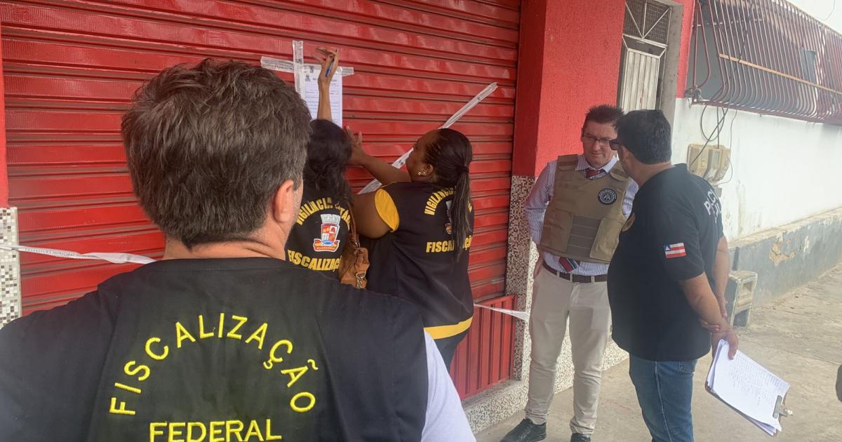 Operação prende uma pessoa e interdita seis farmácias em Alagoinhas