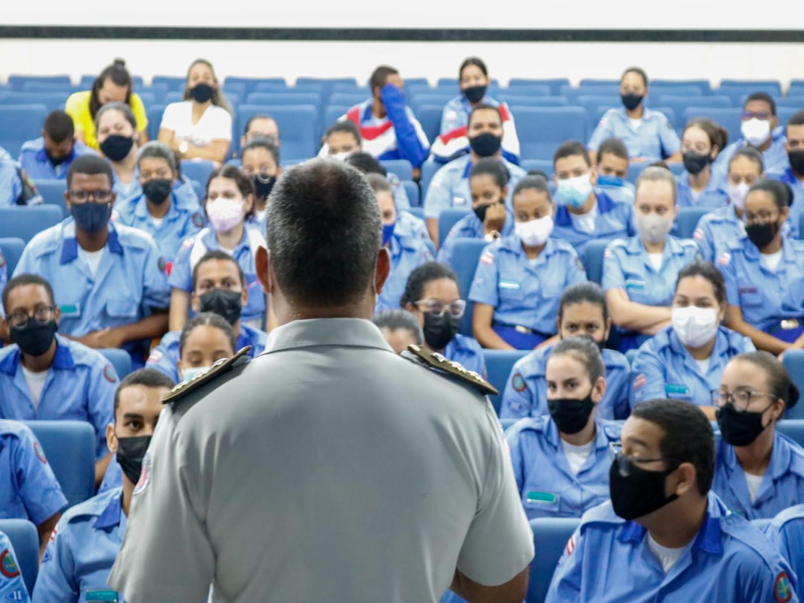 CPM - Professora ministrou palestra com o tema: desmitificando a violência doméstica