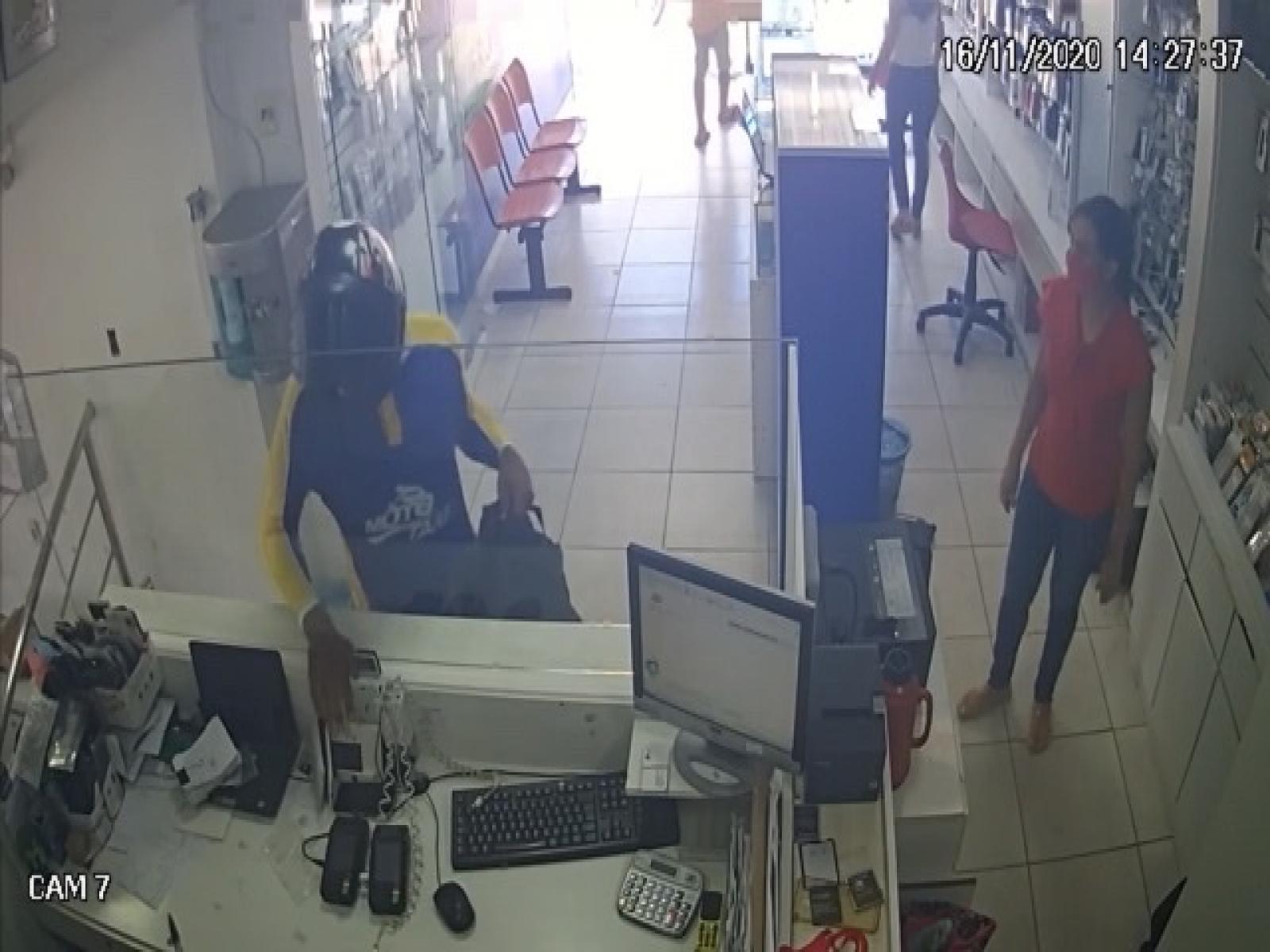 Loja de celulares assaltada no centro de Jequié