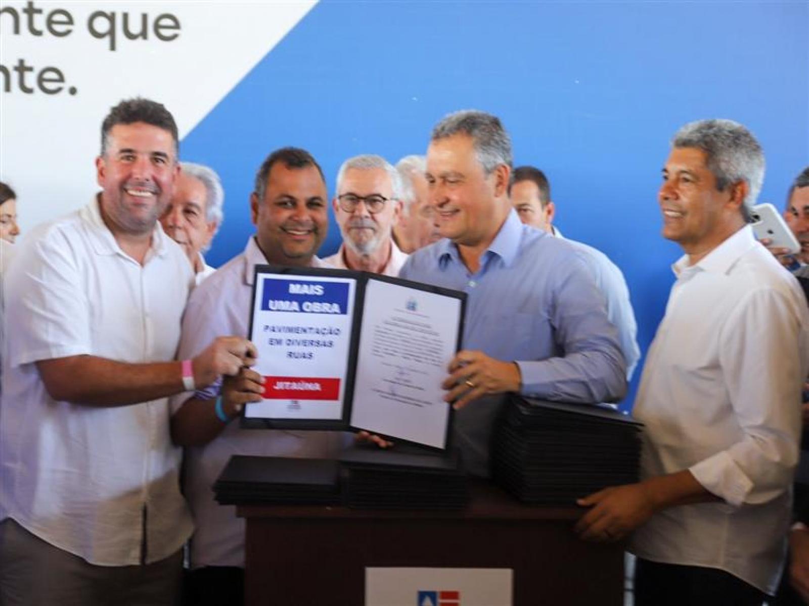 Marcelo Pecorelli assina convênio com o Governo do Estado para a realização de pavimentação de Ruas no distrito de Santa Terezinha e Jitaúna.