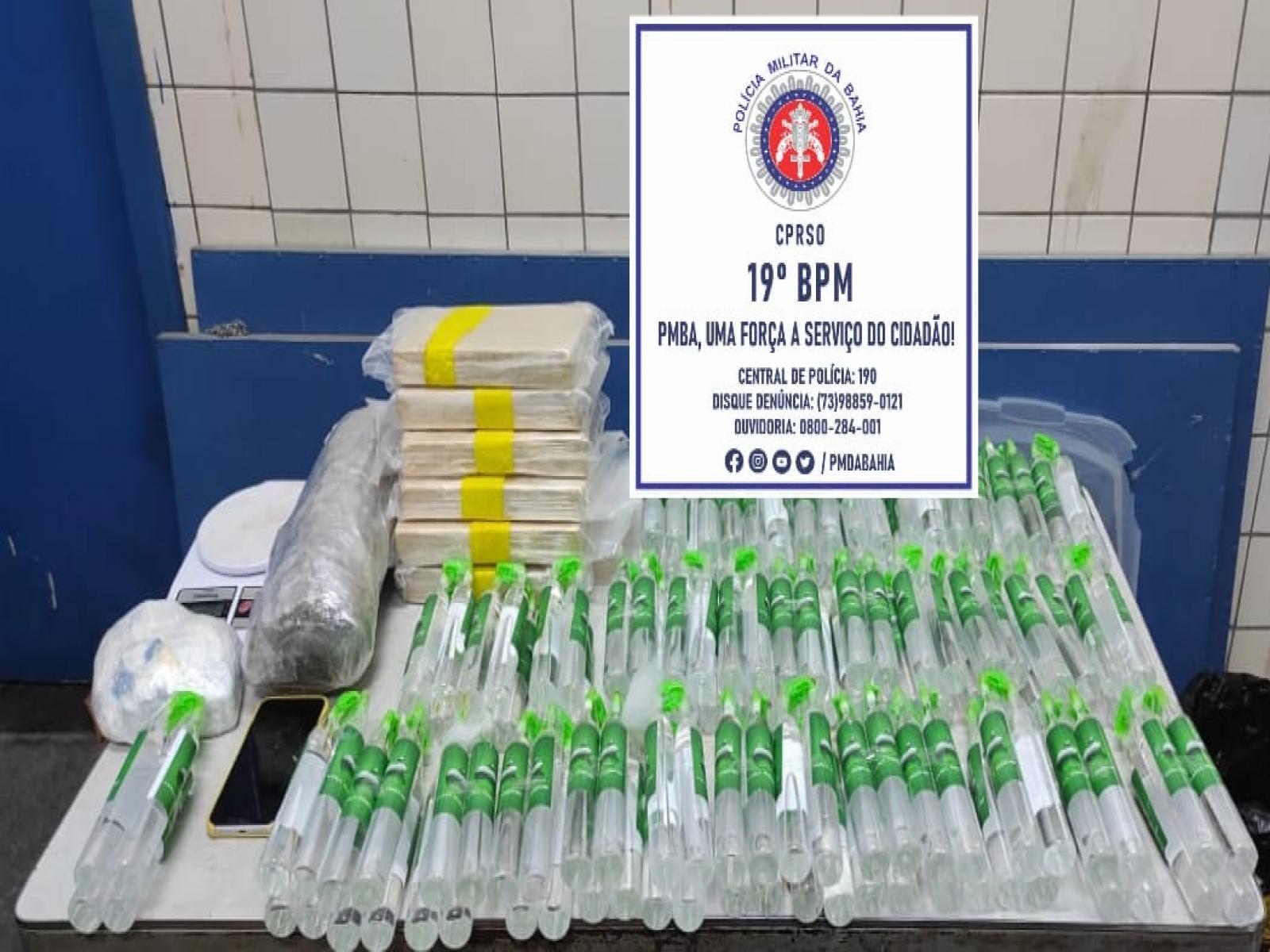 Polícia Militar deteve mulher suspeita de tráfico de drogas dentro do Condomínio Ouro Verde