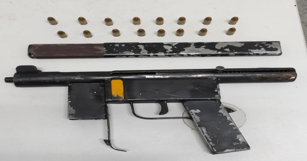 Homicida é preso com submetralhadora e veículo roubado em Jequié