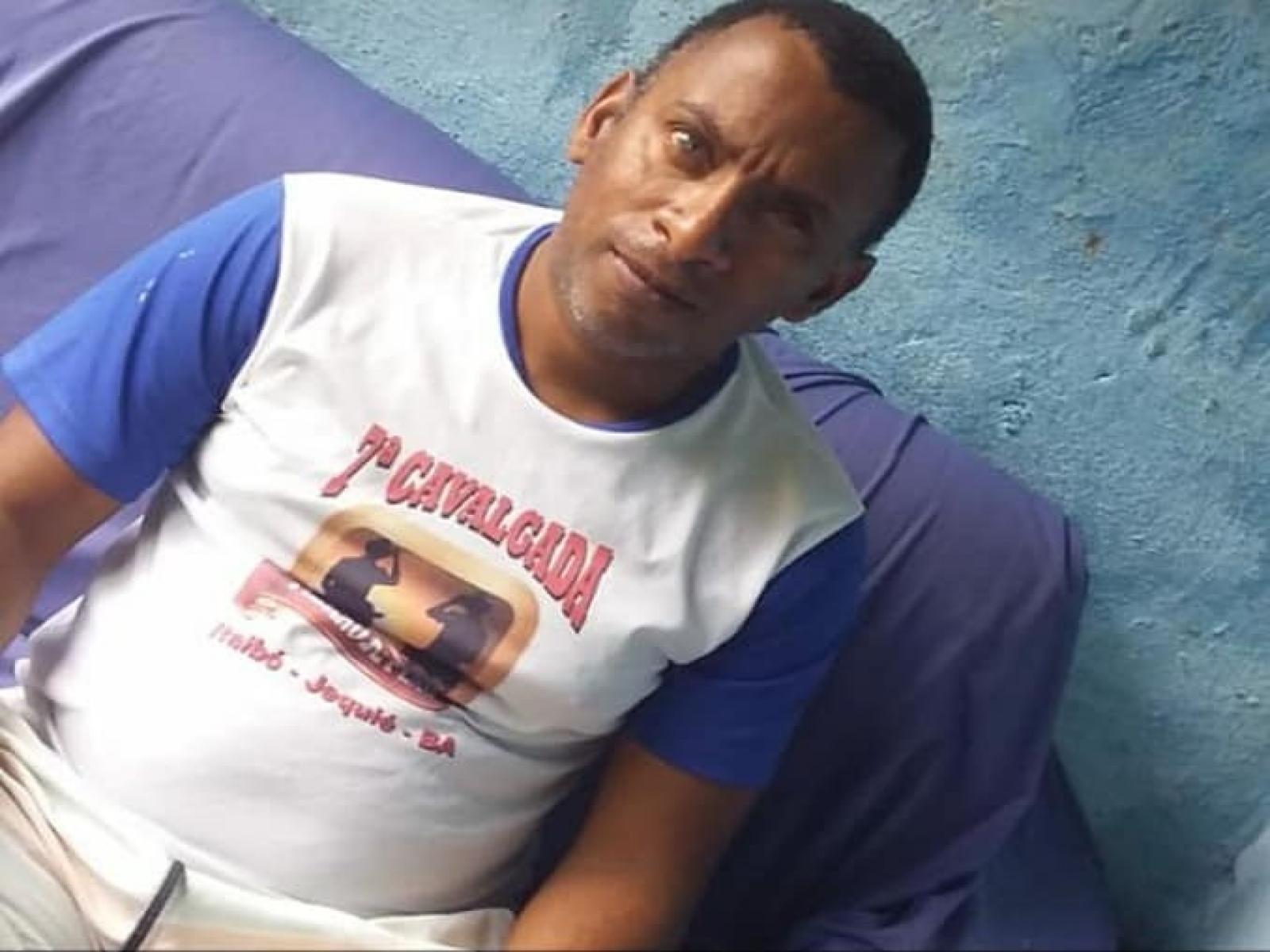 Homem cego apela por cirurgia, o sonho dele é trabalhar e conhecer a filha