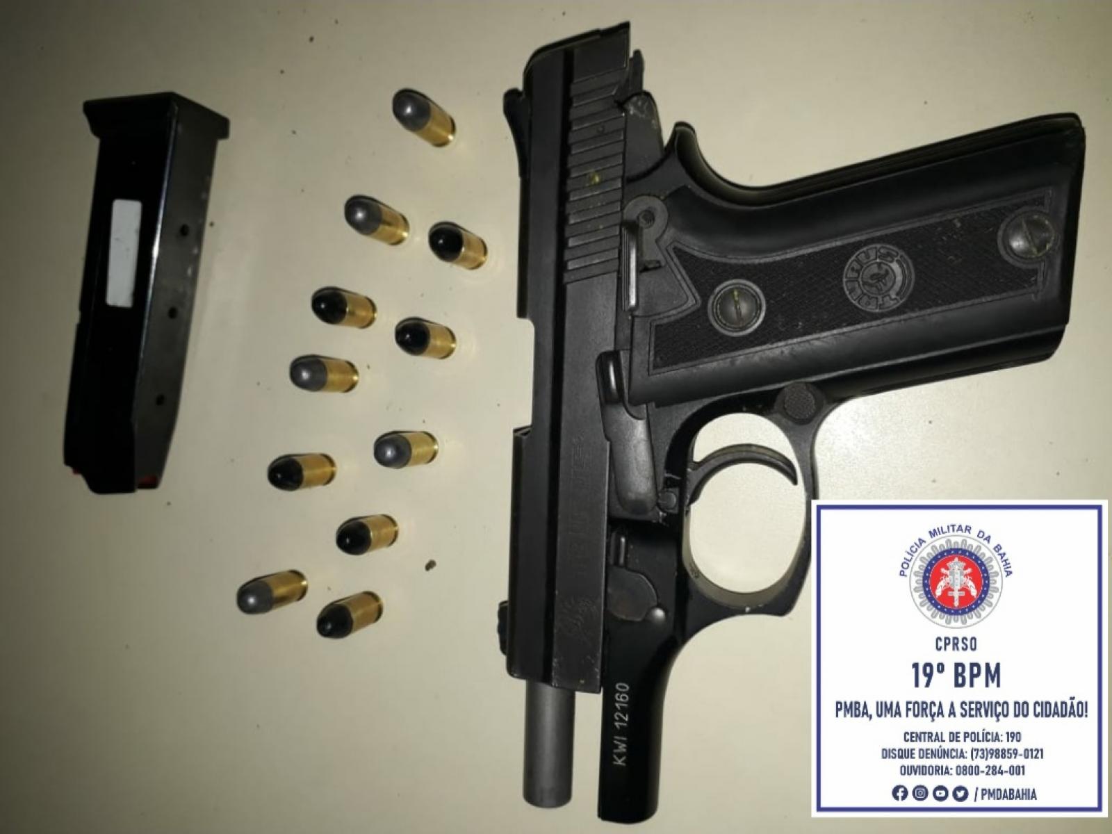 Polícia encontra arma de fogo e documentos do suspeito de ter provocado um acidente na Avenida Rio Branco