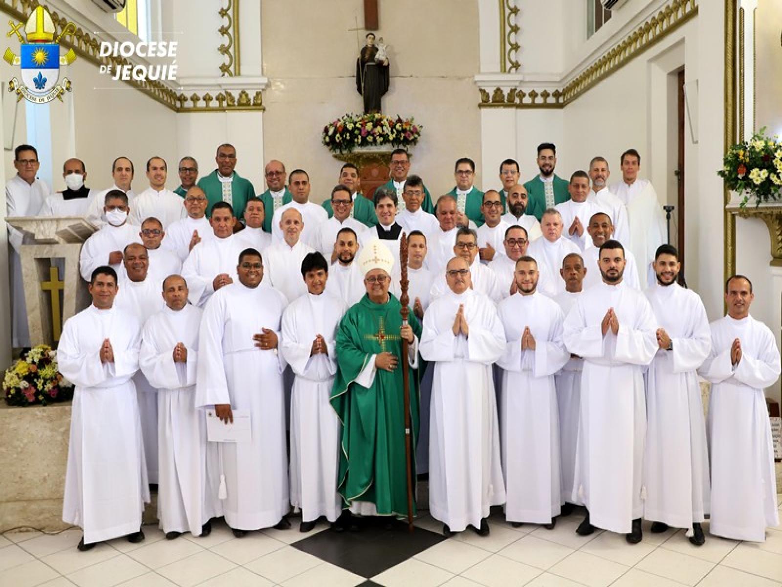 Foram instituídos 25 novos Acólitos de 7 Paróquias da Diocese de Jequié