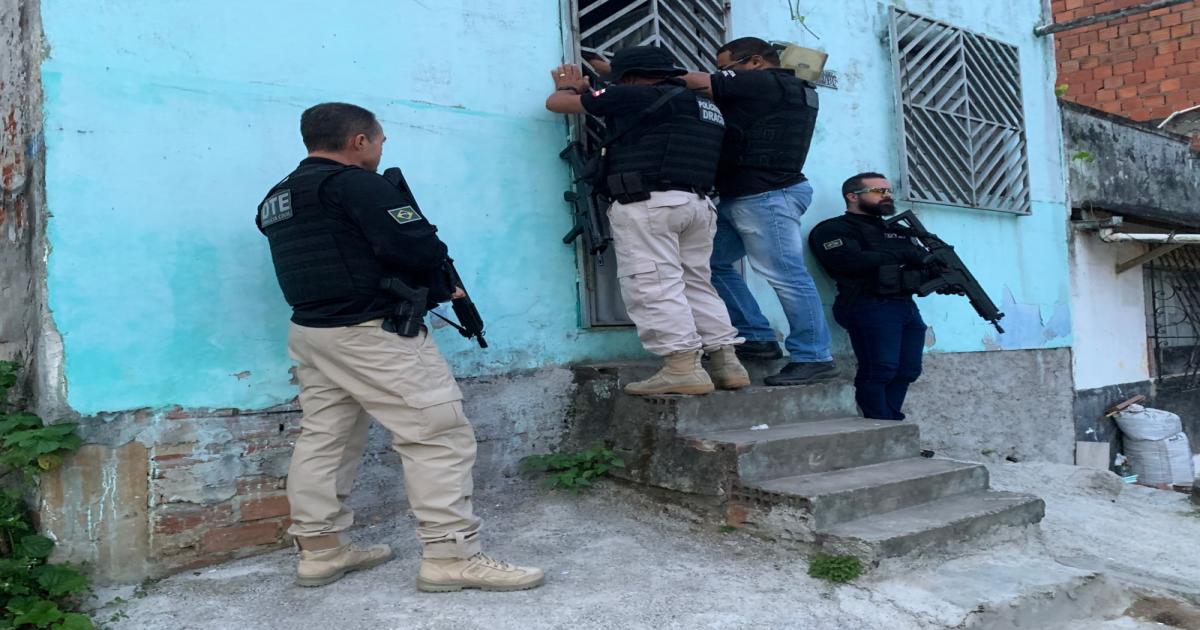 Treze pessoas ligadas ao tráfico de drogas e homícidios são capturadas durante Operação Ancorar