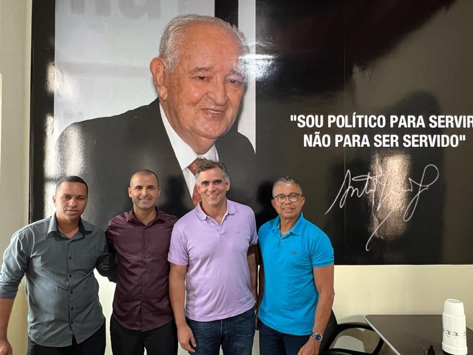 Deputado Leur Junior recebe apoio lideranças políticas de Coaraci