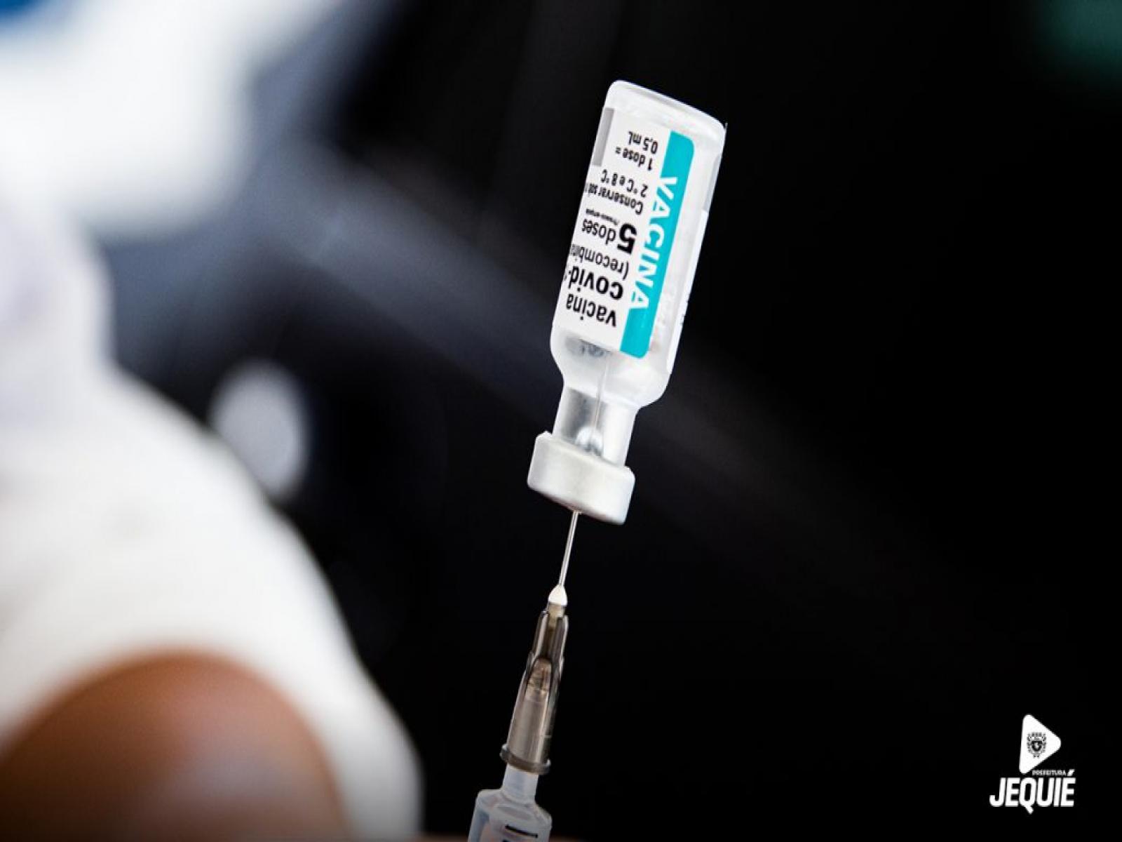 Jequié suspende aplicação da 1ª dose da vacina Oxford contra Covid-19; 2ª dose de Oxford e 1ª dose de Pfizer segue mantida