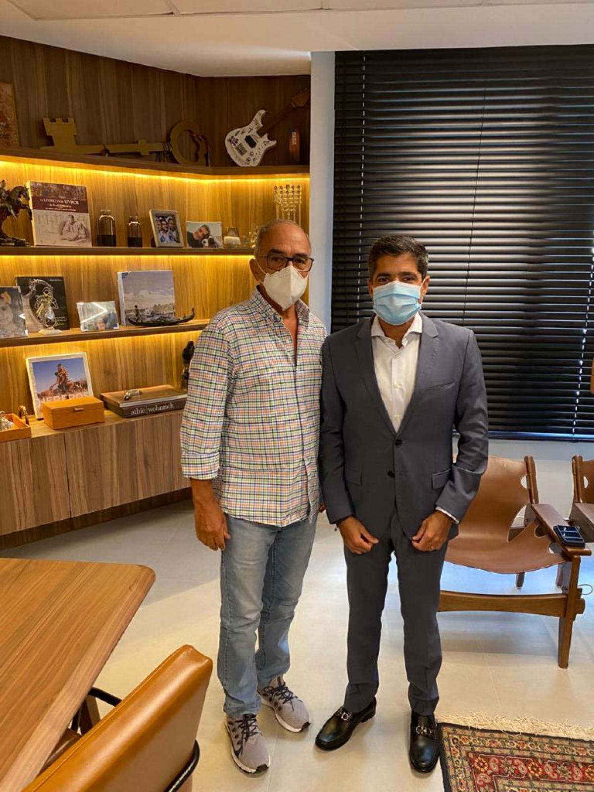 Dr. Olival, prefeito de Itagi, se reúne com ACM Neto.