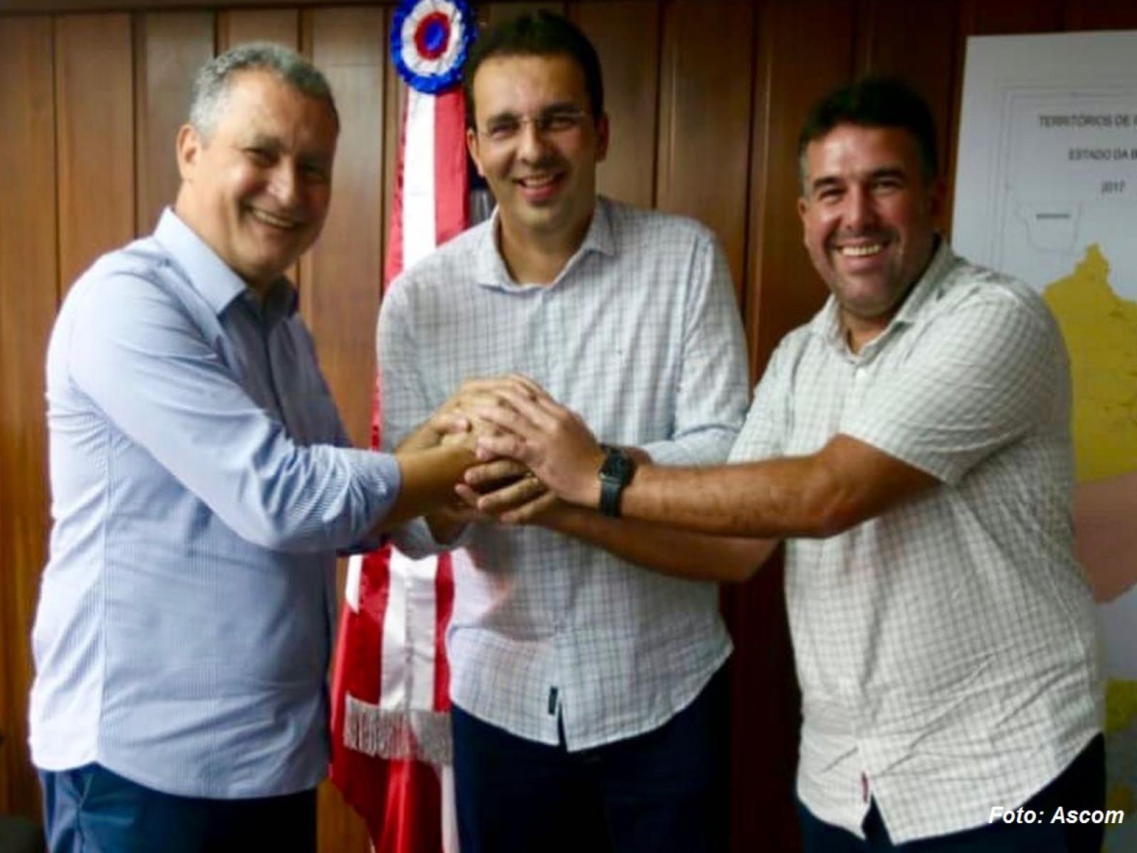 Dr° Tom e Patrick Lopes celebram juntos a criação da 8° RETRAN no município de Itamari
