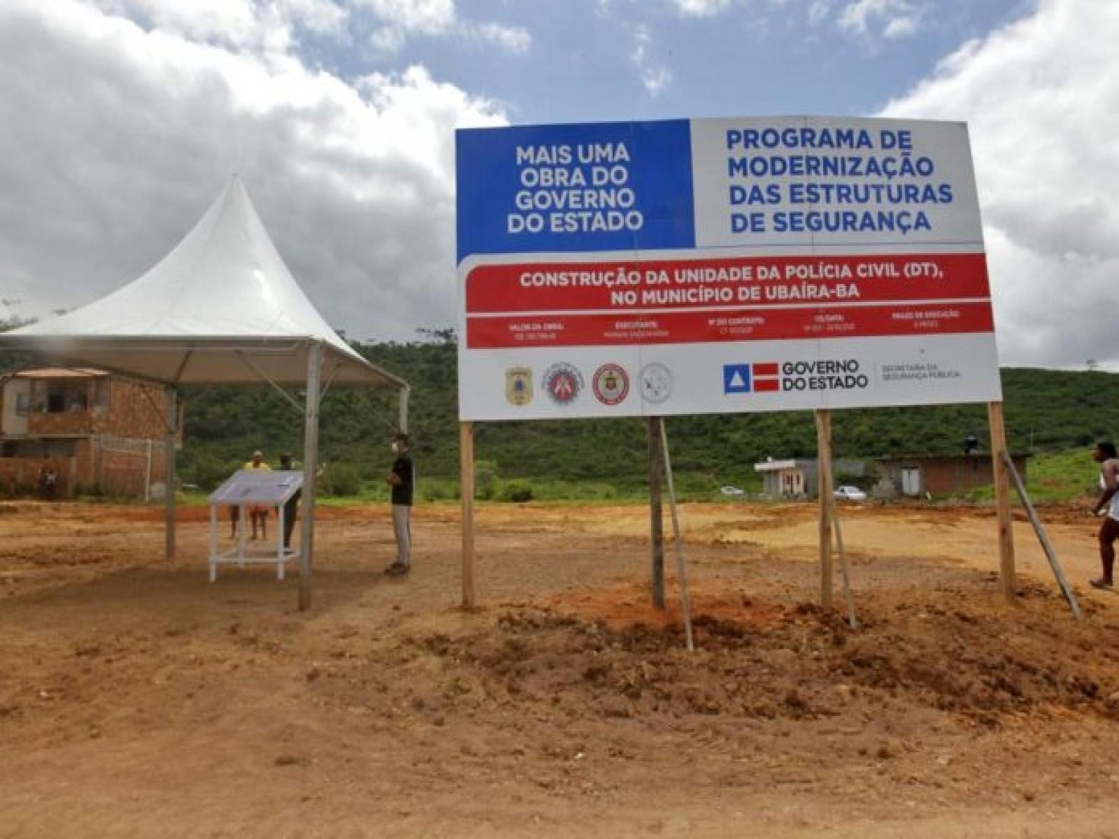 Governo entrega obra de abastecimento de água, anuncia nova escola e autoriza construção de delegacia em Ubaíra