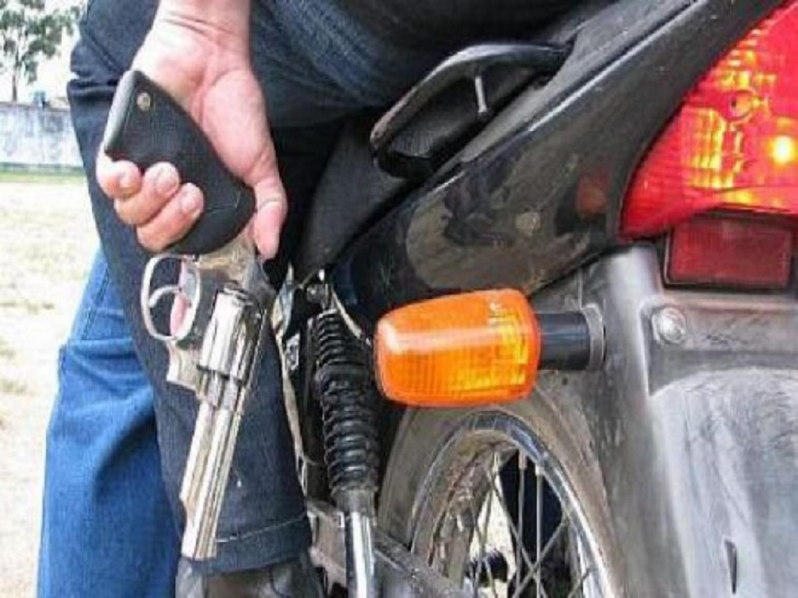 Moto tomada de assalto no bairro Cidade Nova
