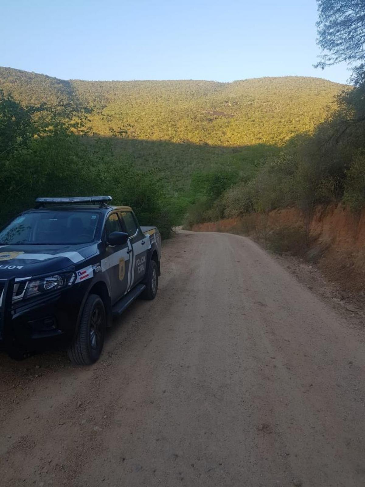 Polícia Civil encontra moto roubada próximo a prainha de Lomanto