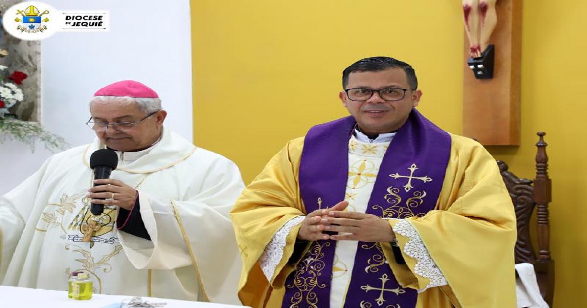Bispo Dom Romeu conduziu a cerimônia de criação da Paróquia Senhor do Bomfim