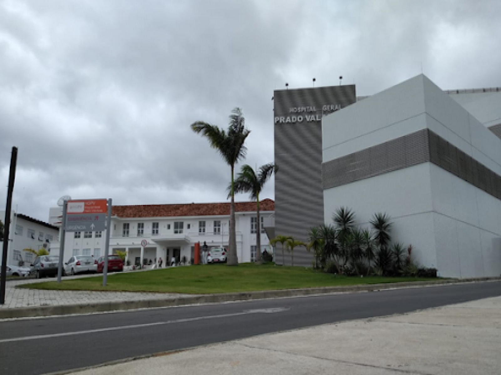 Médicos do Hospital Prados Valadares paralisam atividades por falta de pagamento