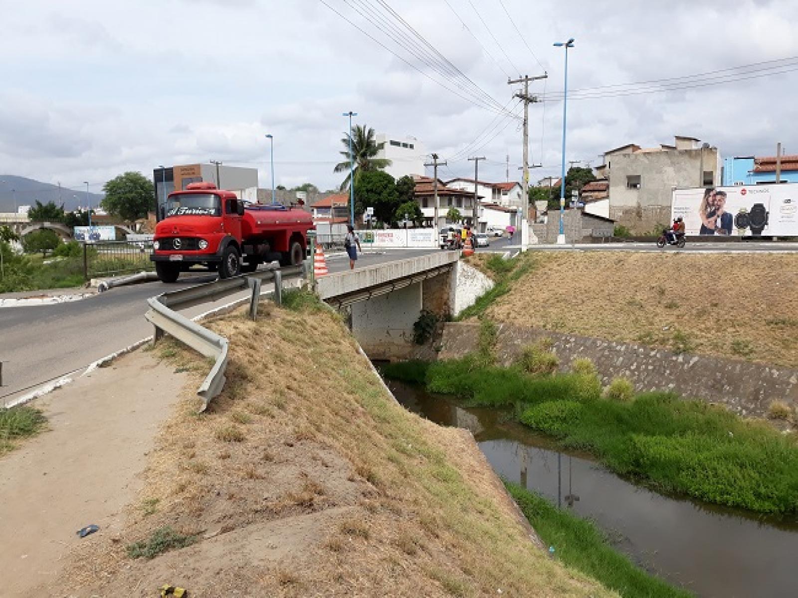 Joaquim Caíres propõe passarelas laterais na ponte que liga o bairro São José ao Pompílio Sampaio