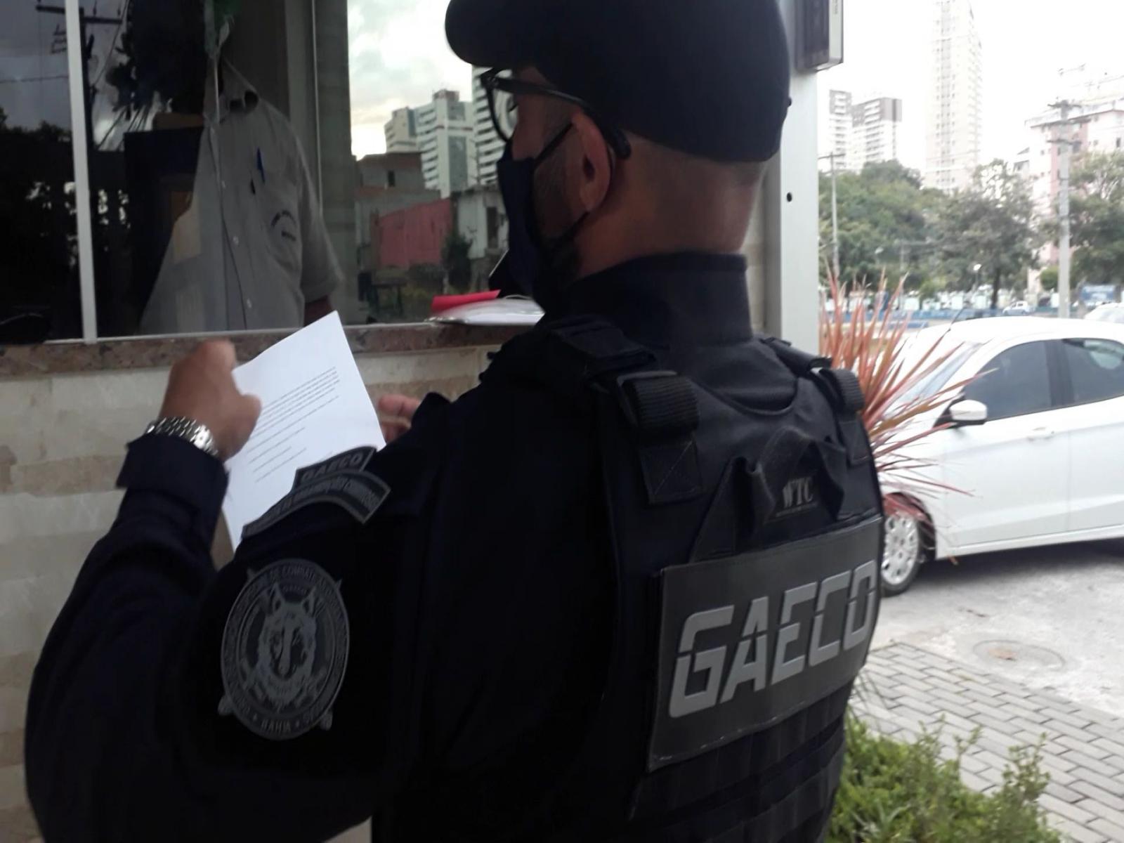 Operação Cristal cumpre mandados de busca e apreensão em residência de médium espiritual