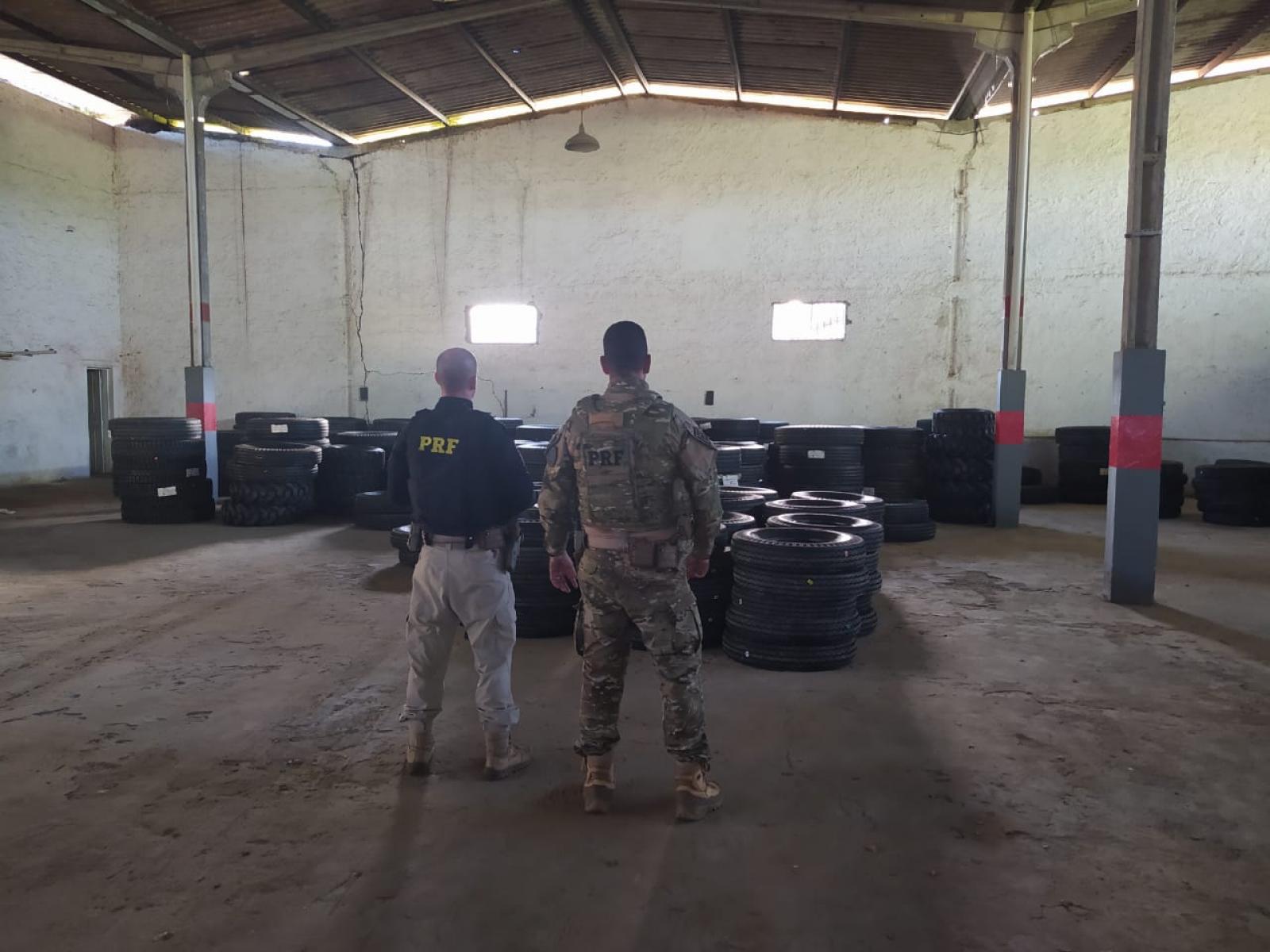 Operação integrada entre Polícia Rodoviária Federal e Polícia Civil resultou na prisão de 5 criminosos envolvidos em roubo de carga de pneus