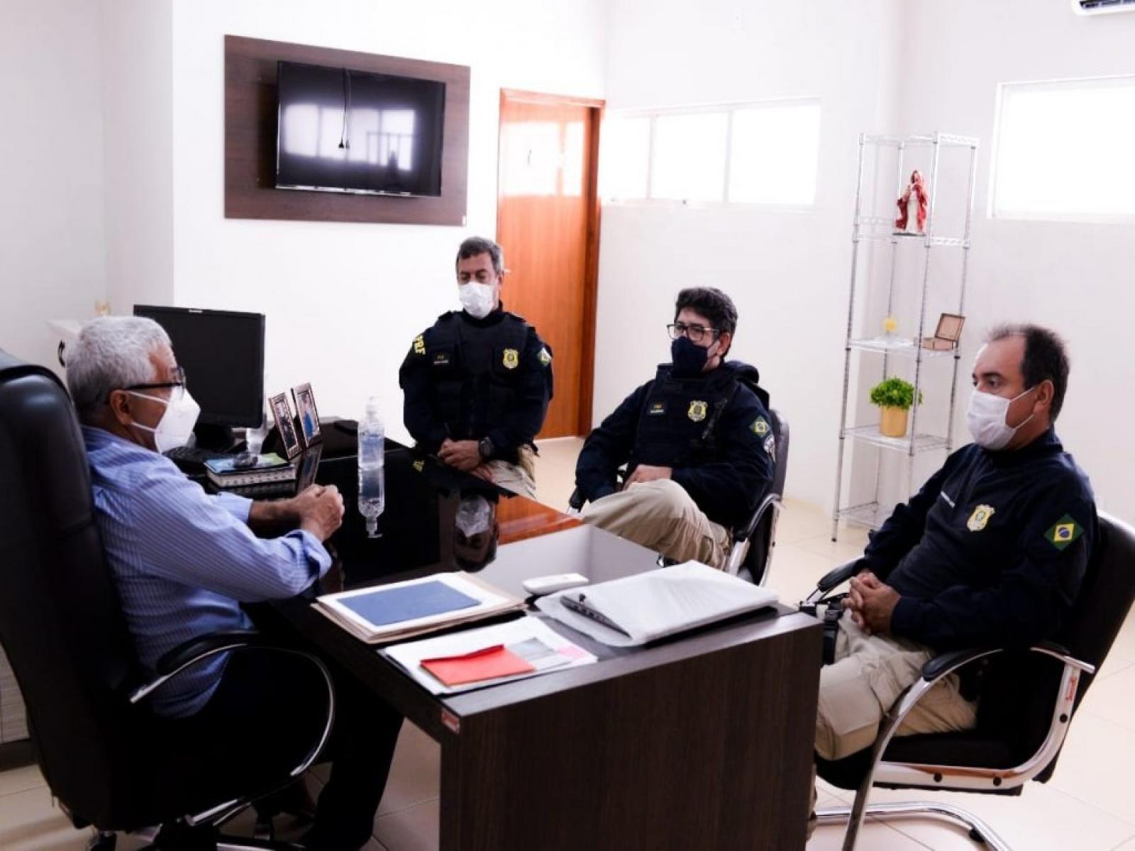 PRF BA e Prefeitura de Caetité realizam reunião de alinhamento para instalação de posto avançado policial no município