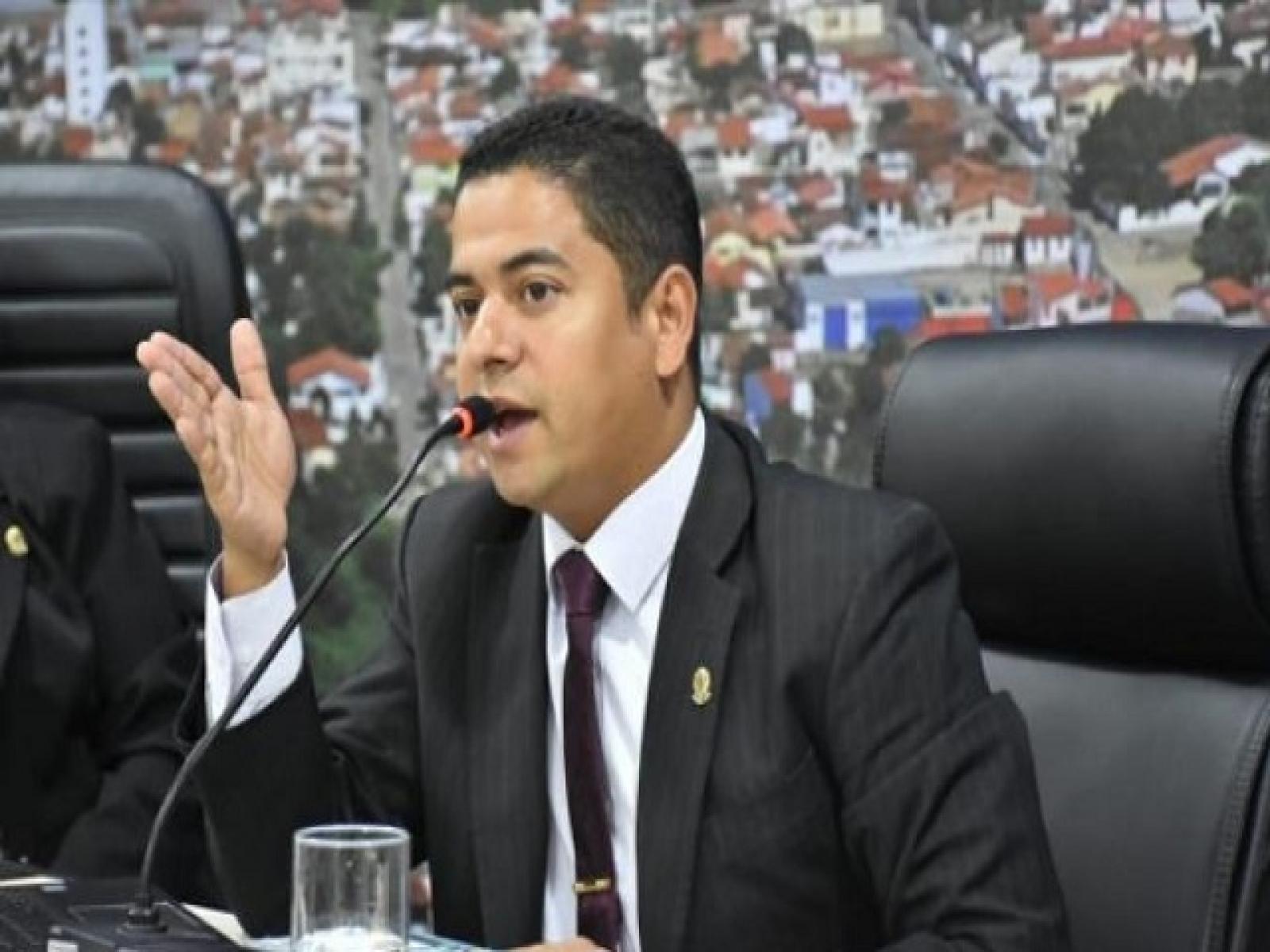 Vereador propõe instalação de energia solar nas escolas municipais de Jequié