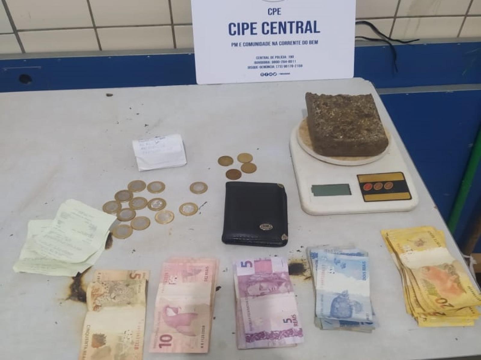 Manoel Vitorino: Cipe Central deteve dupla com dinheiro e drogas