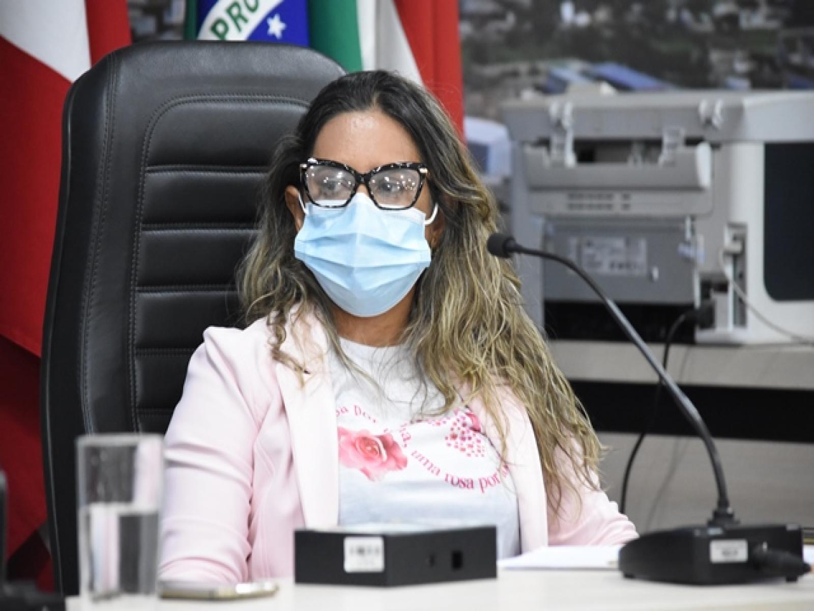 Moana Meira sugere elaboração de Projeto de Lei para atender demanda de servidores municipais
