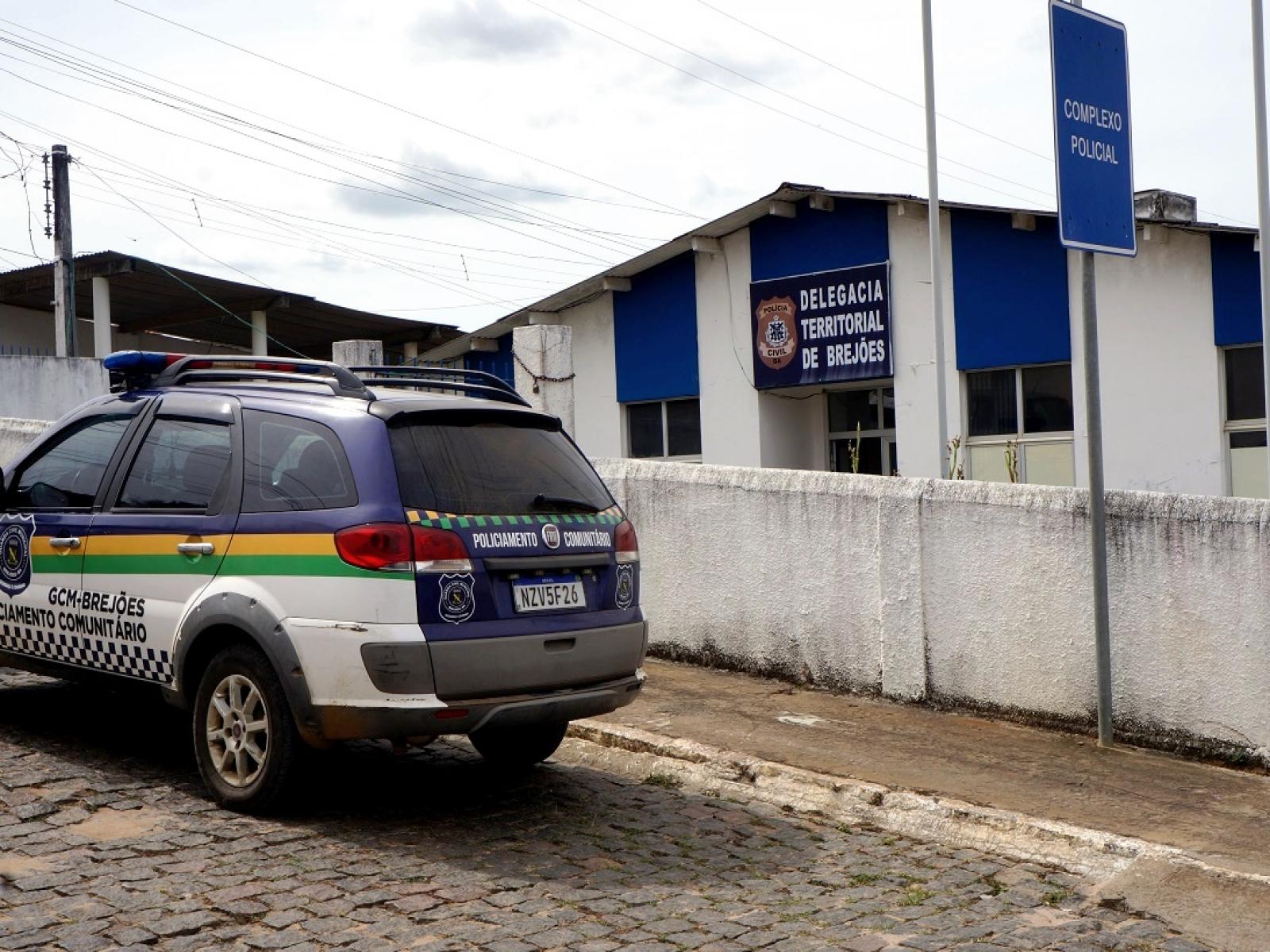 GCM DE BREJÕES DETÉM HOMEM EM FLAGRANTE APOS TENTAR AGREDIR A SUA PRÓPRIA MÃE EM BREJÕES