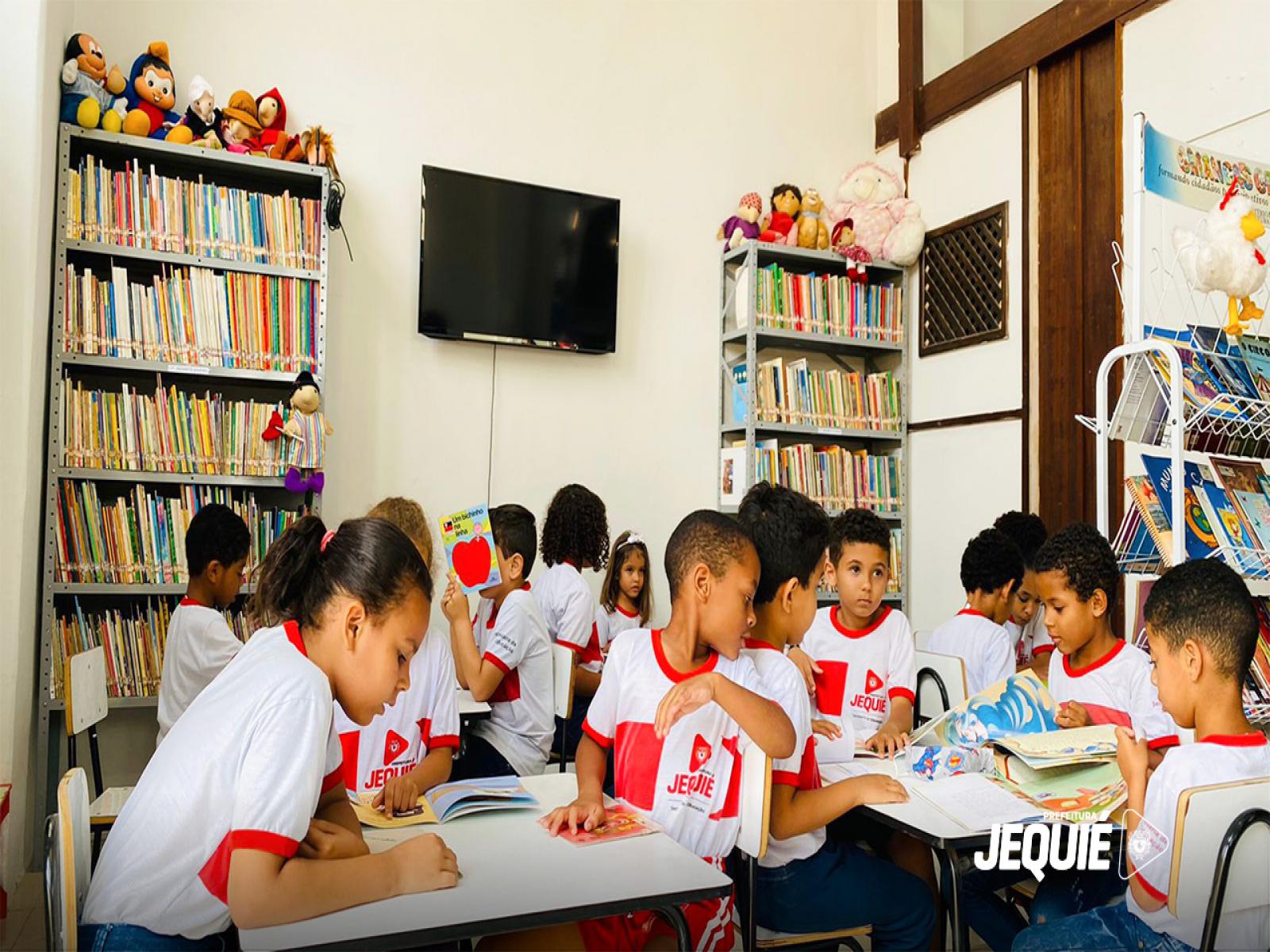 Biblioteca Municipal Newton Pinto de Araújo volta a funcionar no antigo endereço