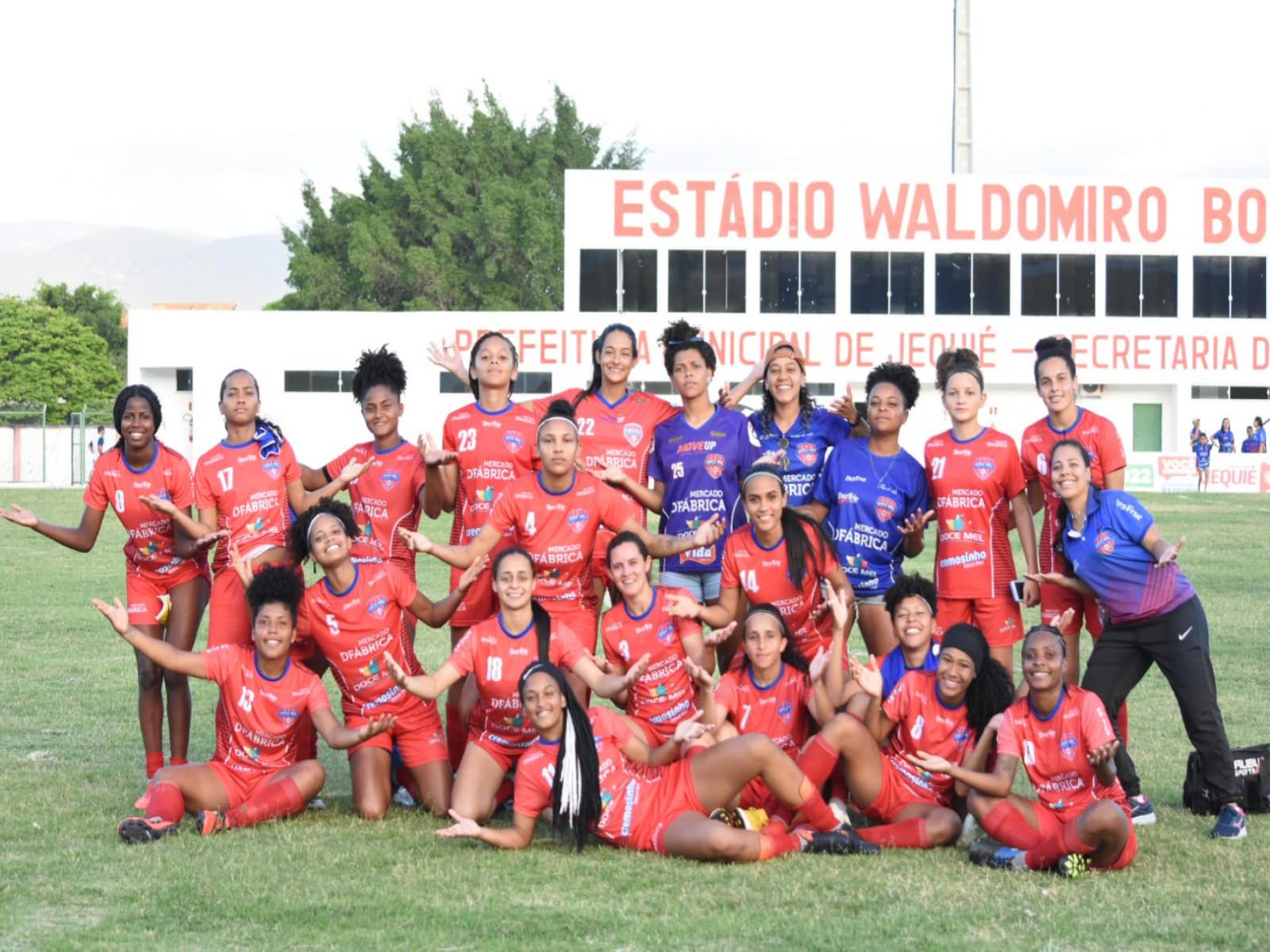 Doce Mel bate o Astro de virada no final da partida e garante classificação antecipada.