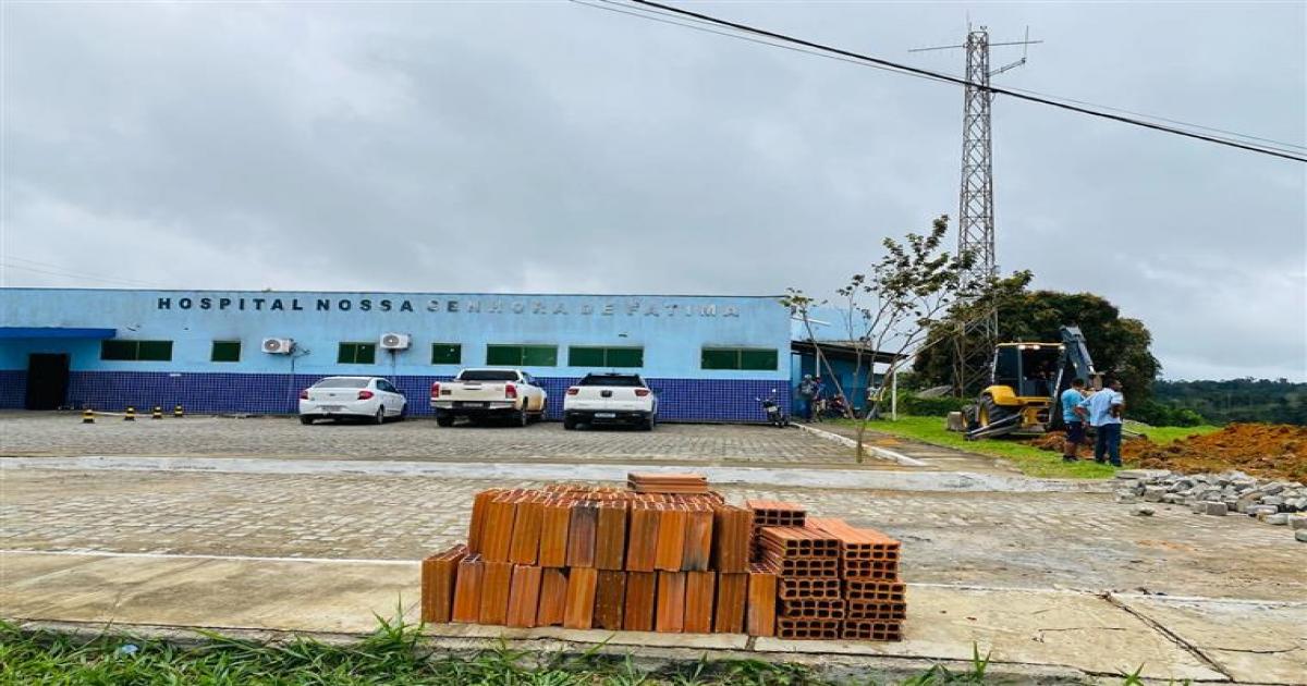 Prefeitura de Jitaúna iniciou construção da nova rede de esgoto do Hospital municipal