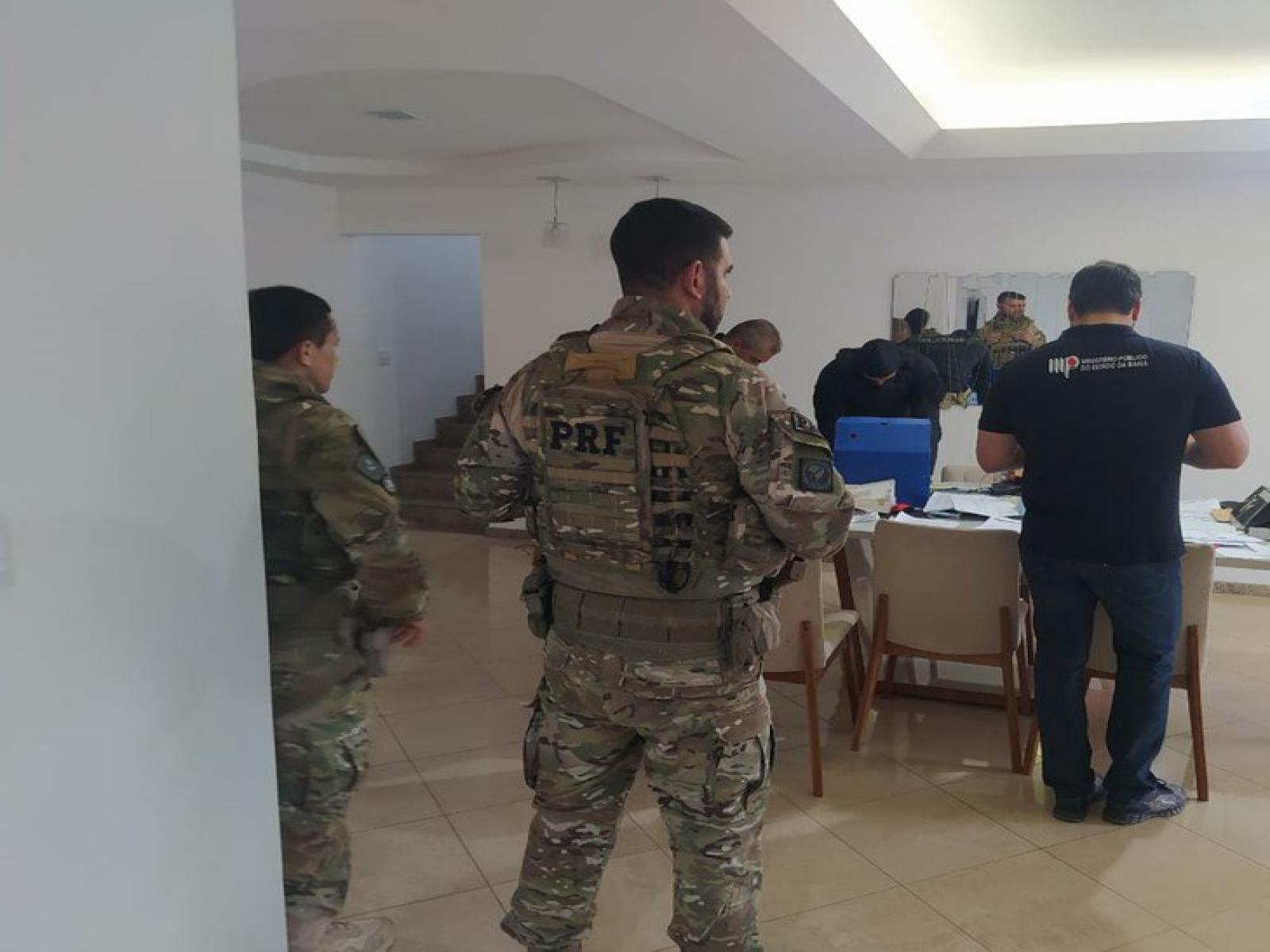 PRF participa da Operação Pandemia que apura irregularidades na operacionalização de serviços de saúde em hospital de Salvador