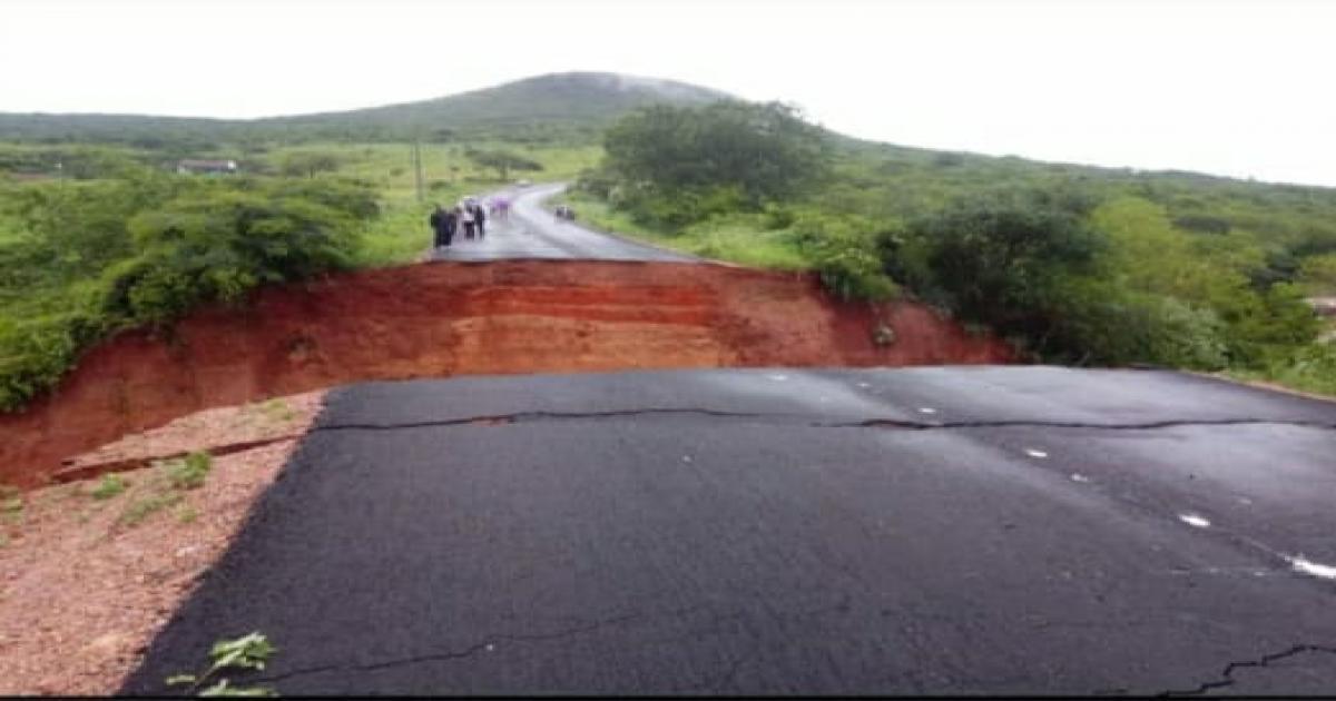 Chuva provocou o rompimento da BR 030 em Boa Nova