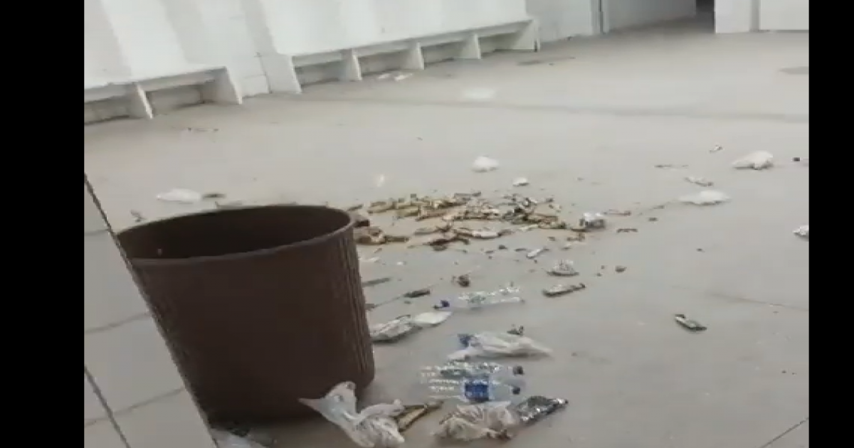 Jogadores vândalos da Seleção de Santa Inês destruíram o vestiário do Estádio Waldomiro Borges após a derrota para o Jequié
