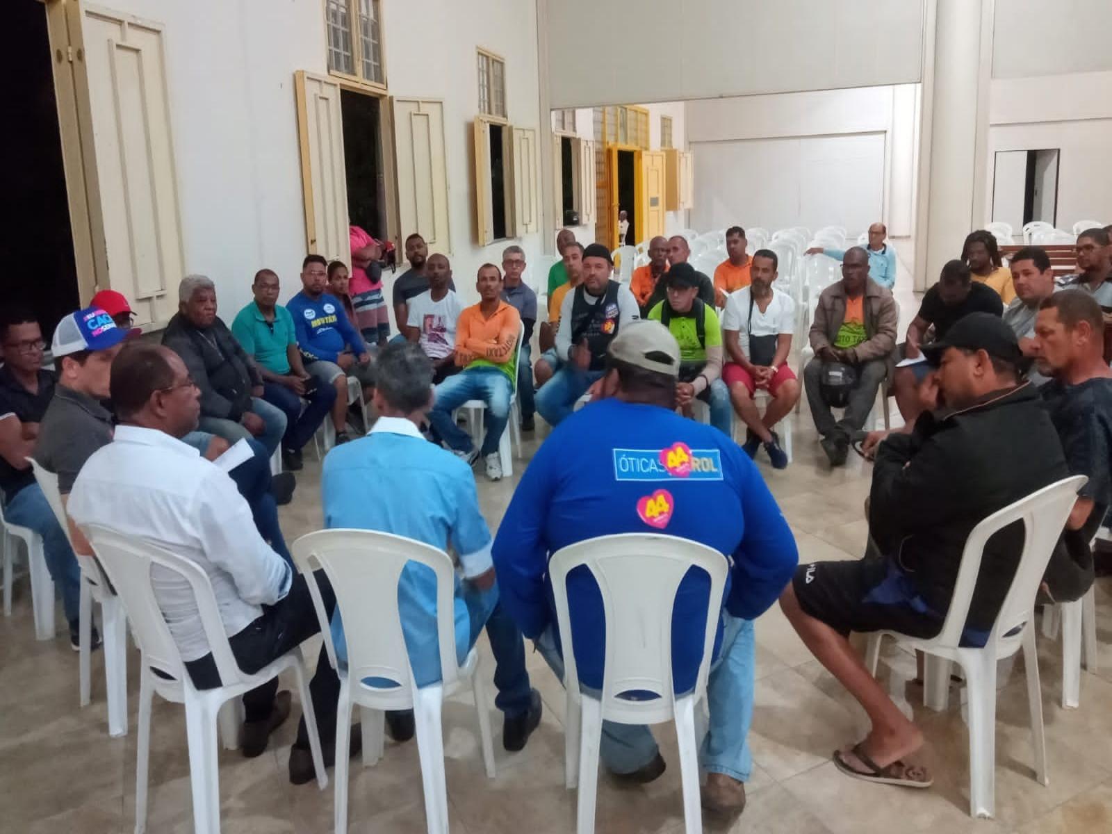 PREFEITO DE JEQUIÉ, ZÉ COCÁ REÚNE COM REPRESENTANTES DA ASSOCIAÇÃO DE MOTOTAXISTA DE JEQUIÉ
