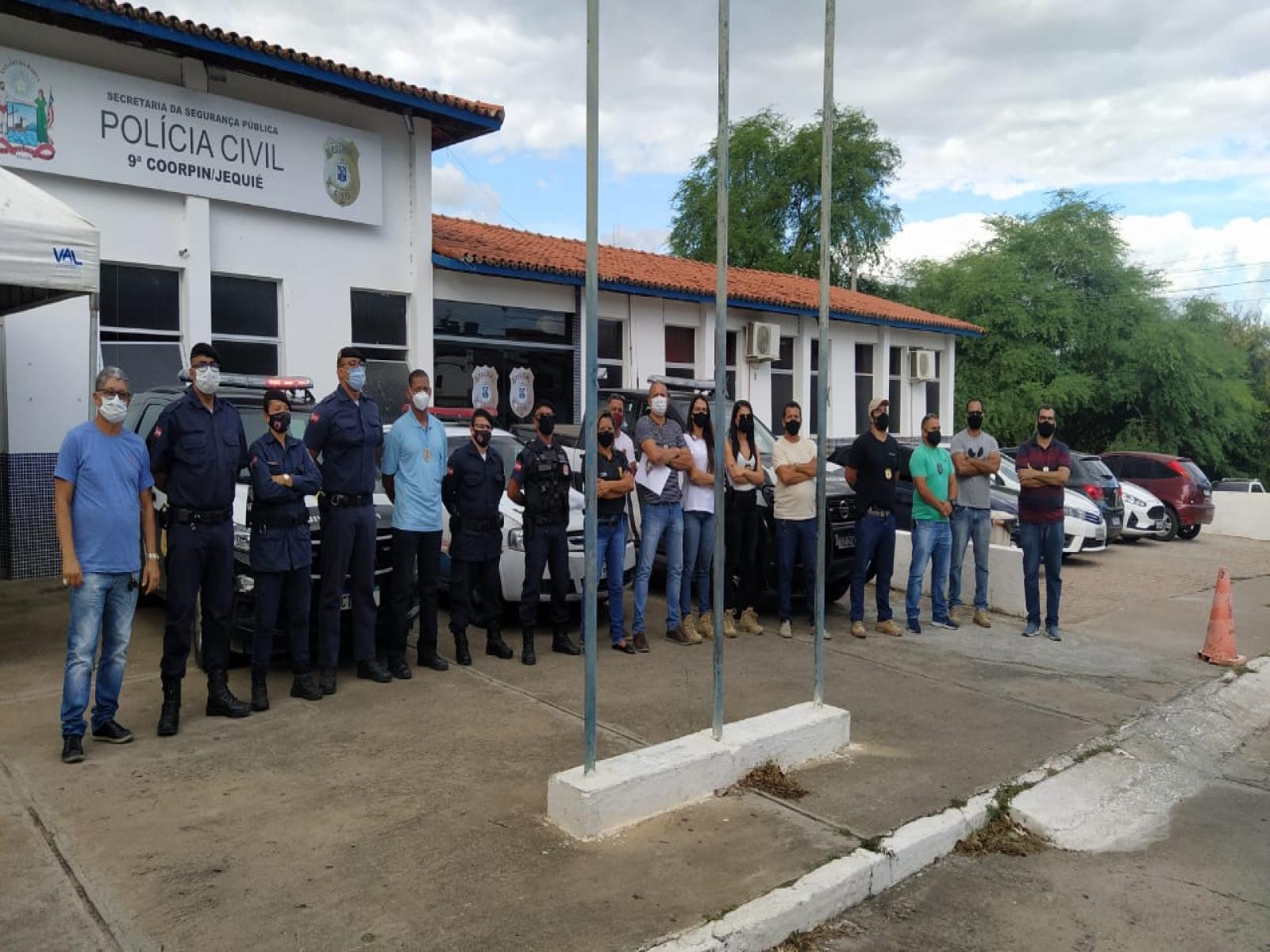 Policiais civis de Jequié realizaram ato de protesto contra a PEC 32