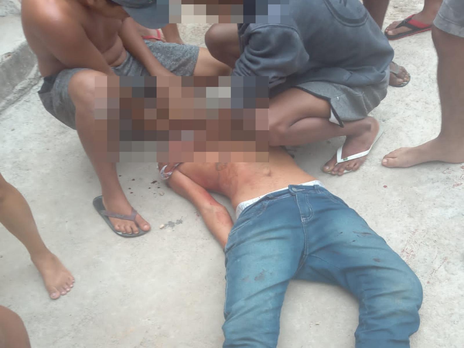 Duas pessoas foram baleadas no bairro Joaquim Romão