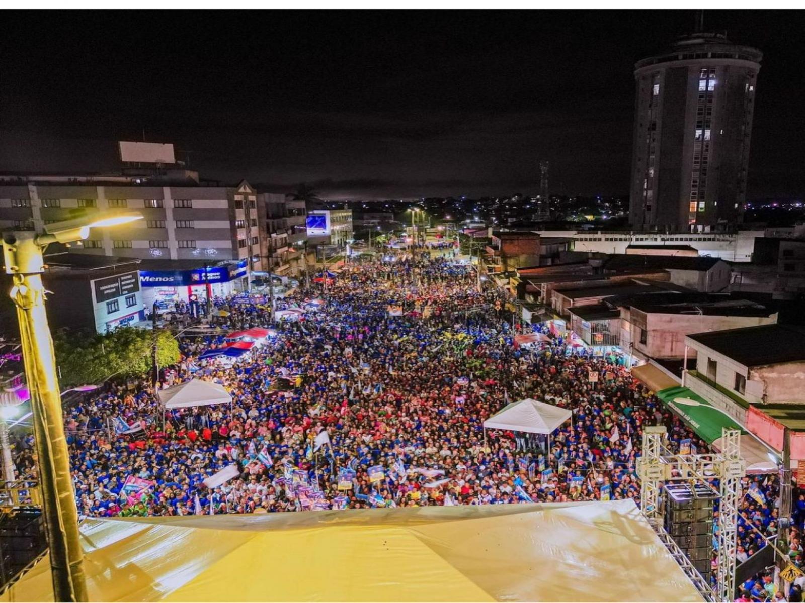 Uma prova de amor do povo com a Bahia, diz ACM Neto em comício com 30 mil pessoas em Camaçari