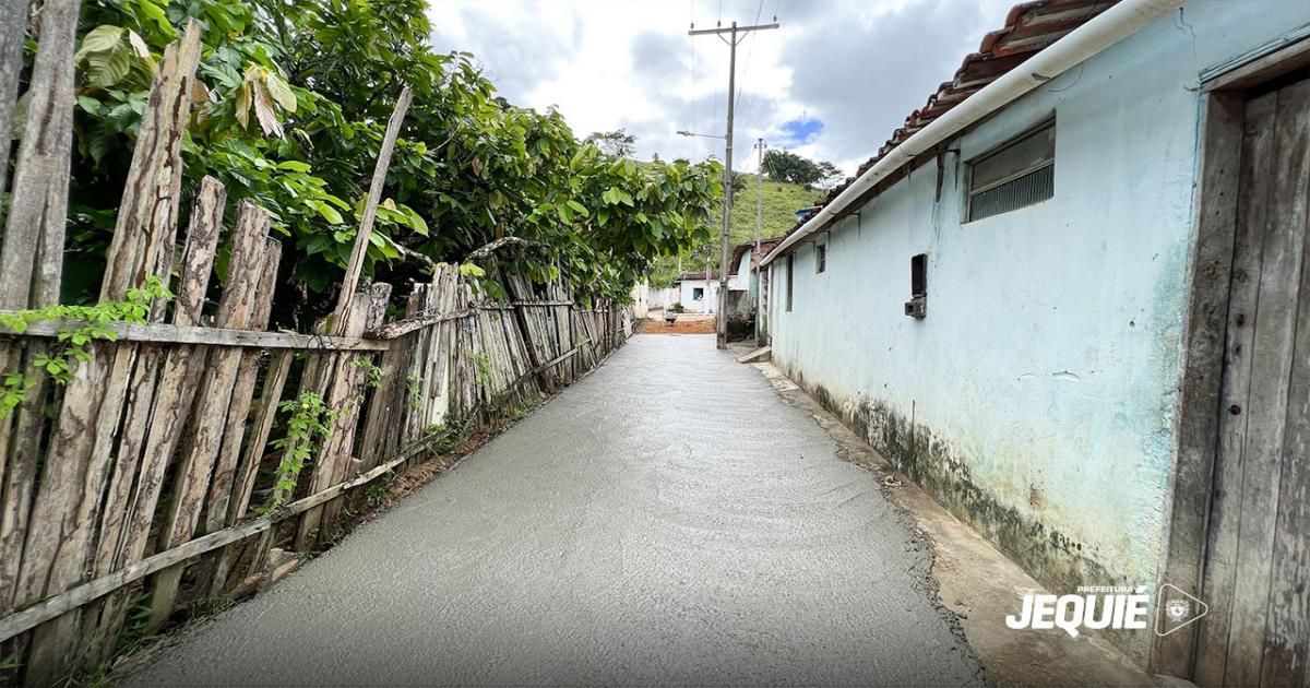 Prefeitura de Jequié contempla distrito de Itajuru com obras de pavimentação em concreto usinado