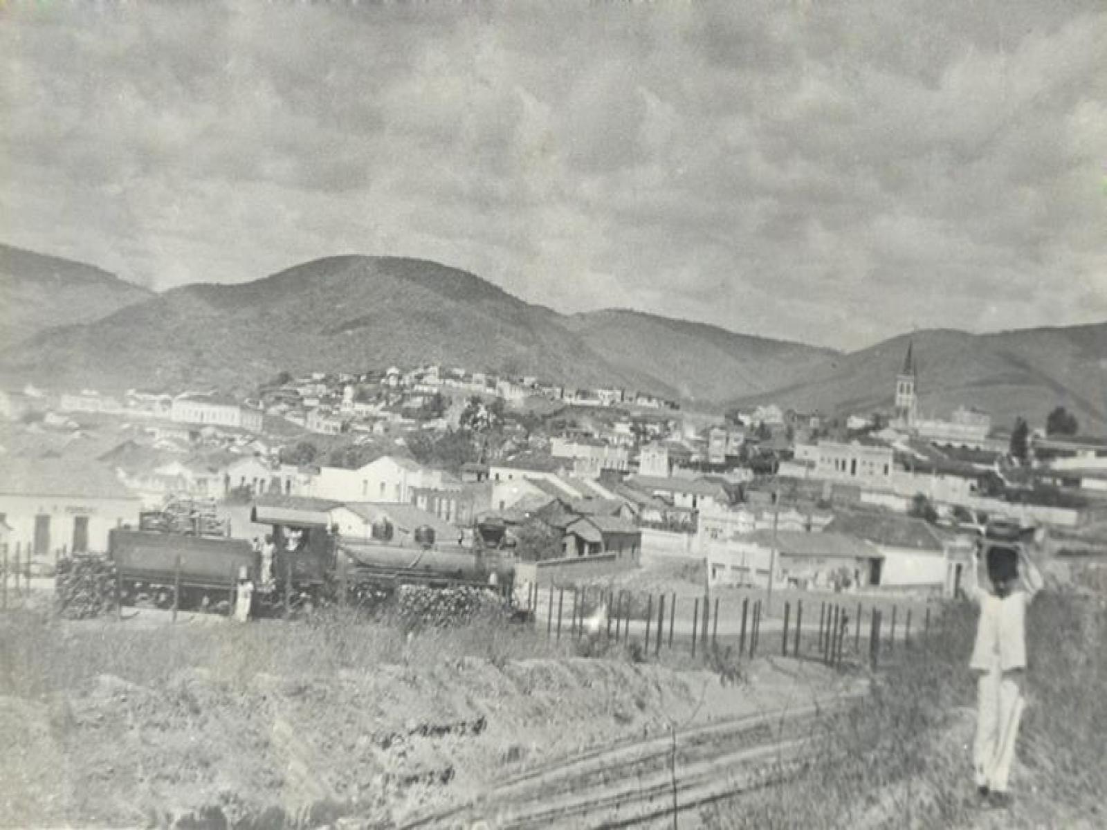 Teleque, Telaque Teleque, Telaque... A pequena história de Maria Fumaça passando pelo bairro São Luiz, nos recortes da memória