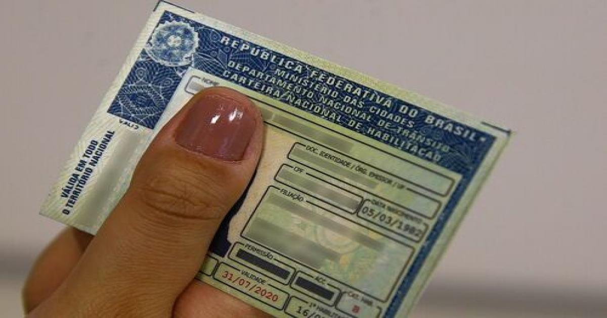 CNH: prazo para conduzir veículos com carta vencida volta a valer por 30 dias