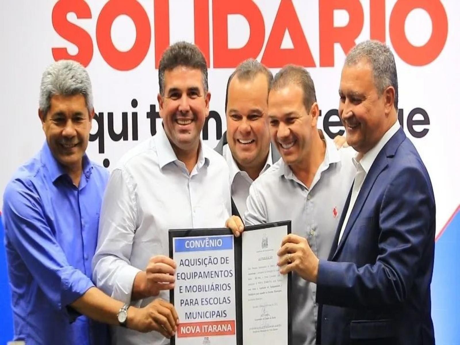 Pré candidato a deputado estadual, Patrick Lopes acompanha governador Rui para a assinatura de diversas ordens de serviços