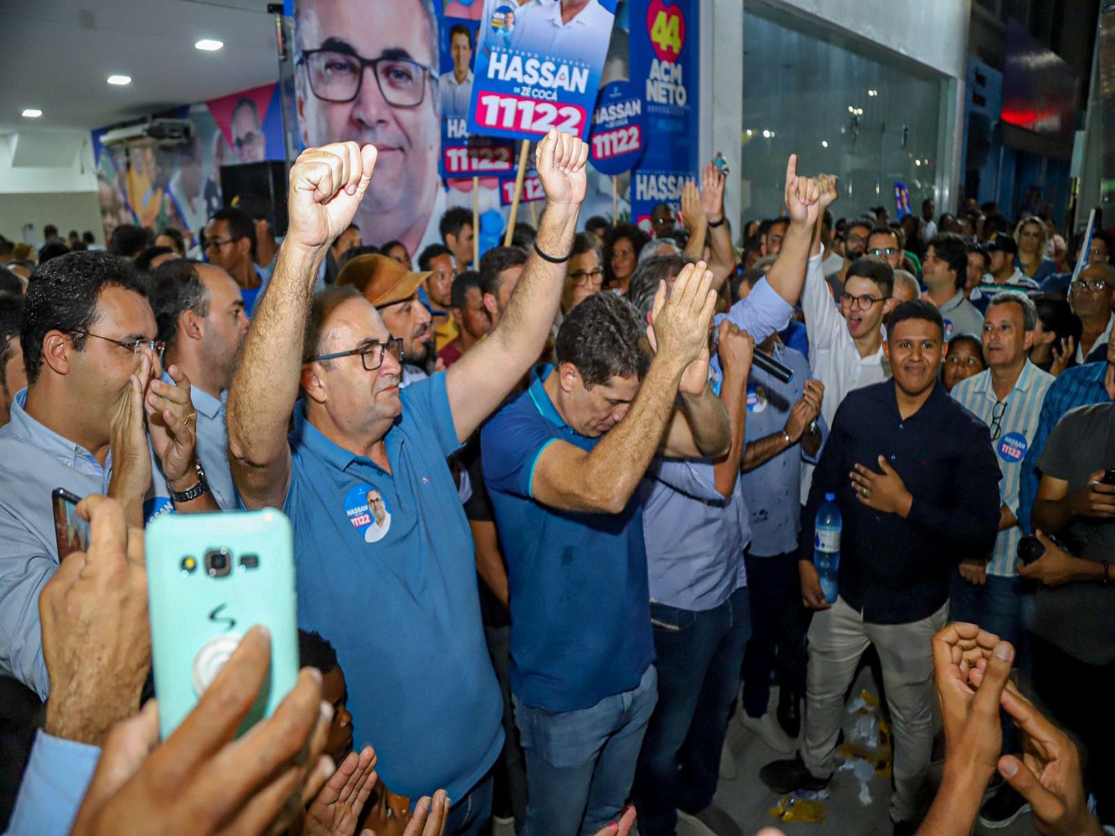 Hassan reúne lideranças políticas regionais e gigantesco público na inauguração do comitê de campanha